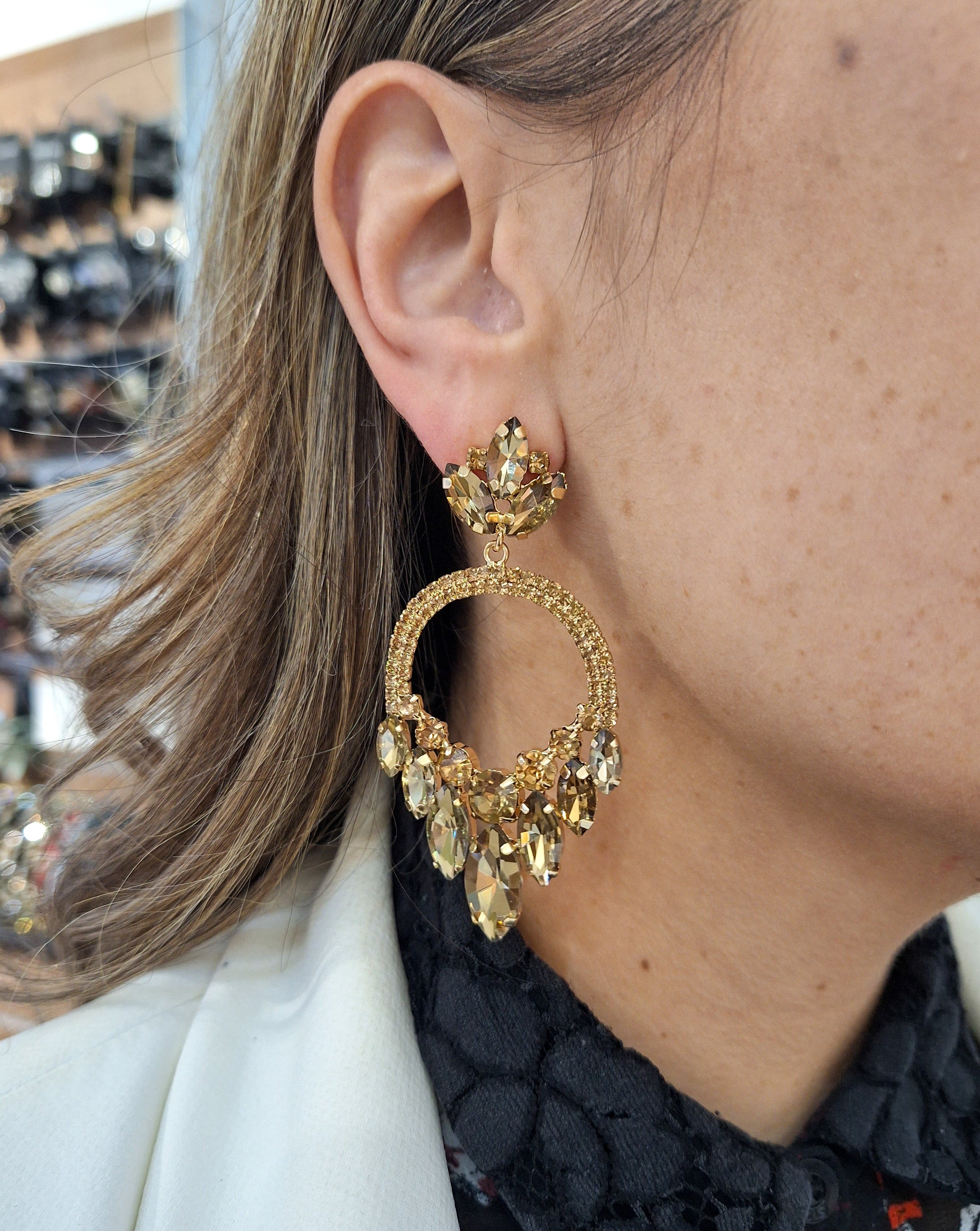 Cinderella dangle earrings | Nude