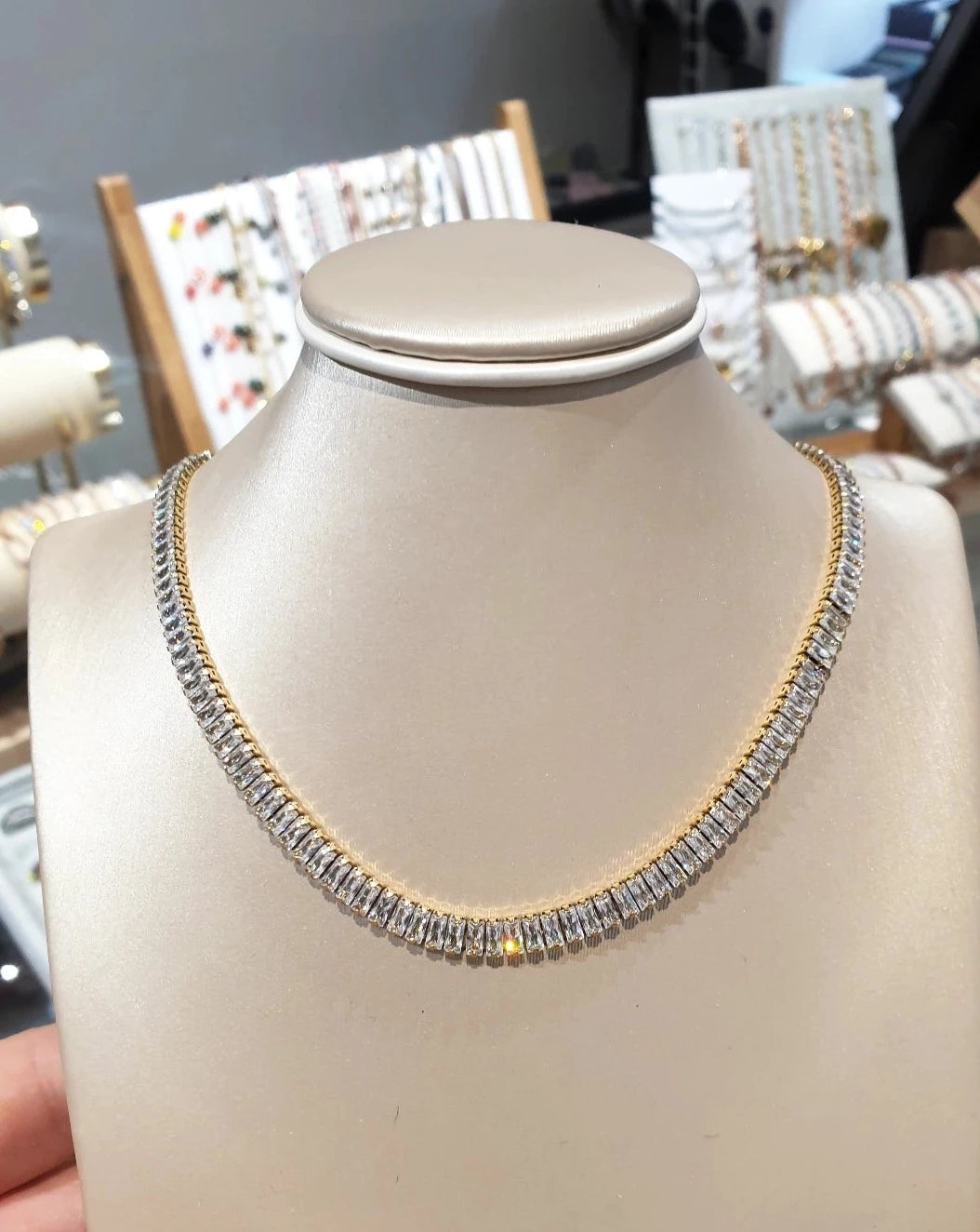 Halskette mit Zirkonen | Silver