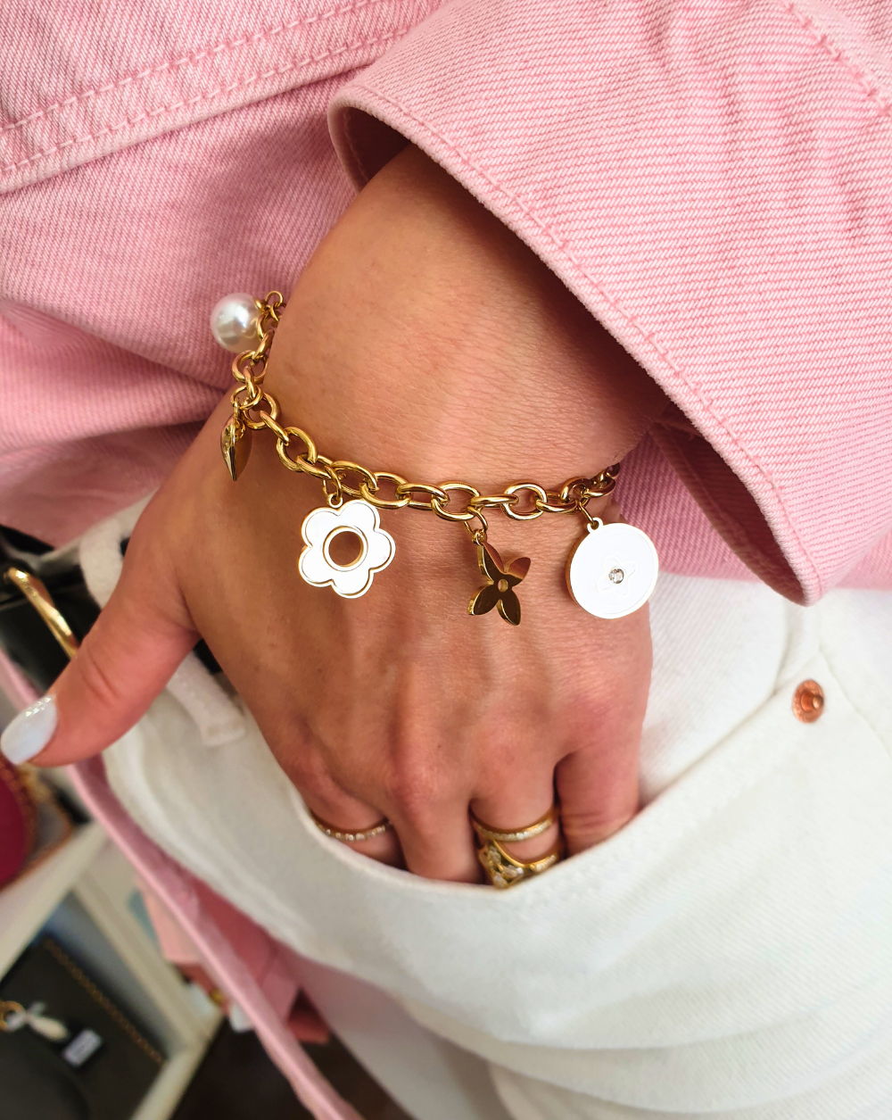 Modna zapestnica z obeski FLOWER CHARM