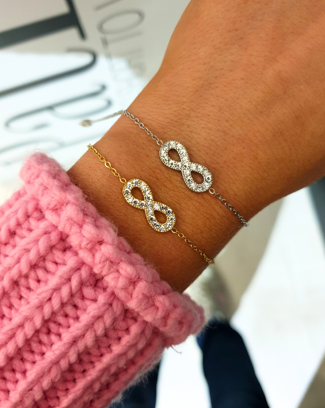 Armband mit INFINITY-Zirkonen