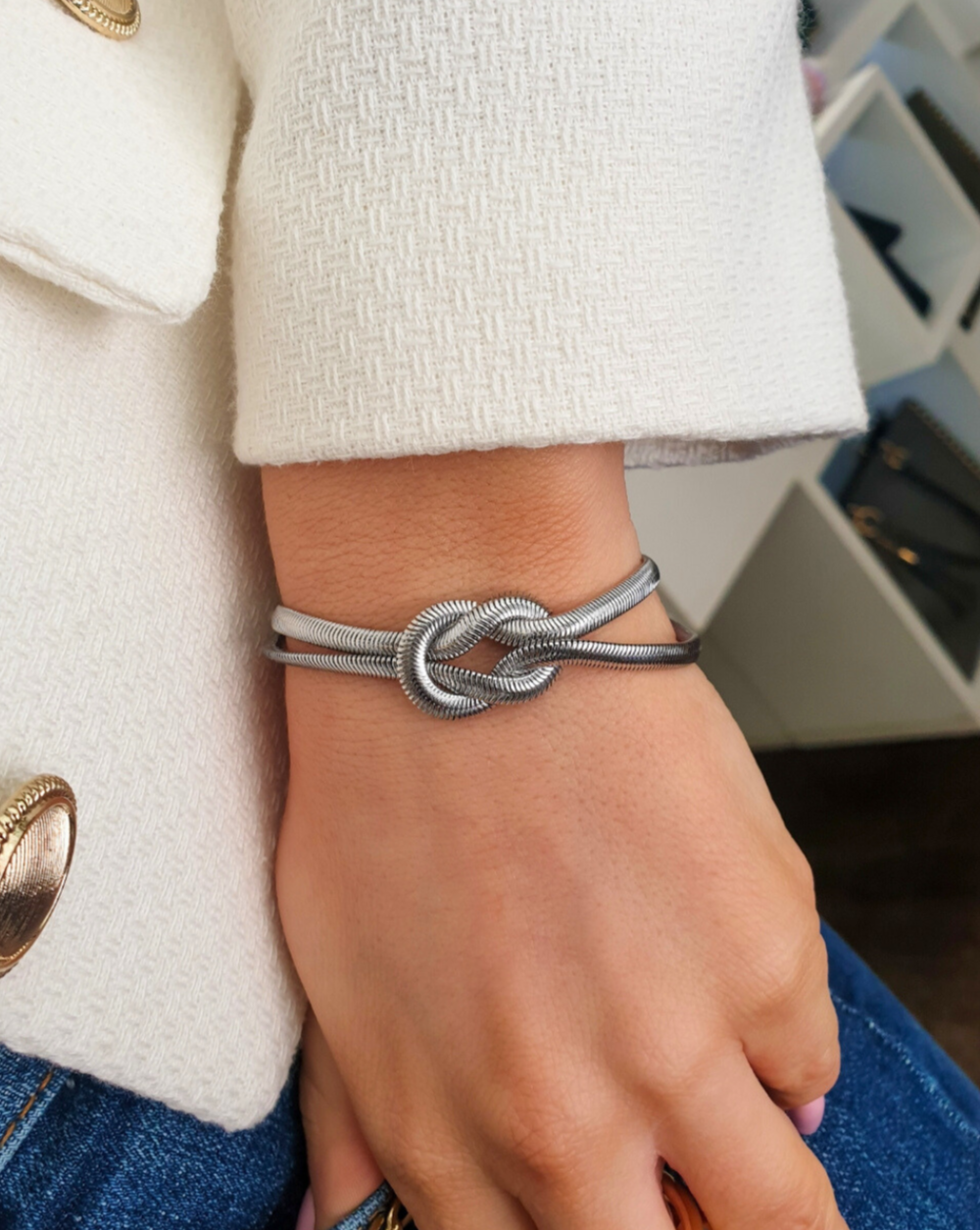 Fashionable Bracelet KNOT