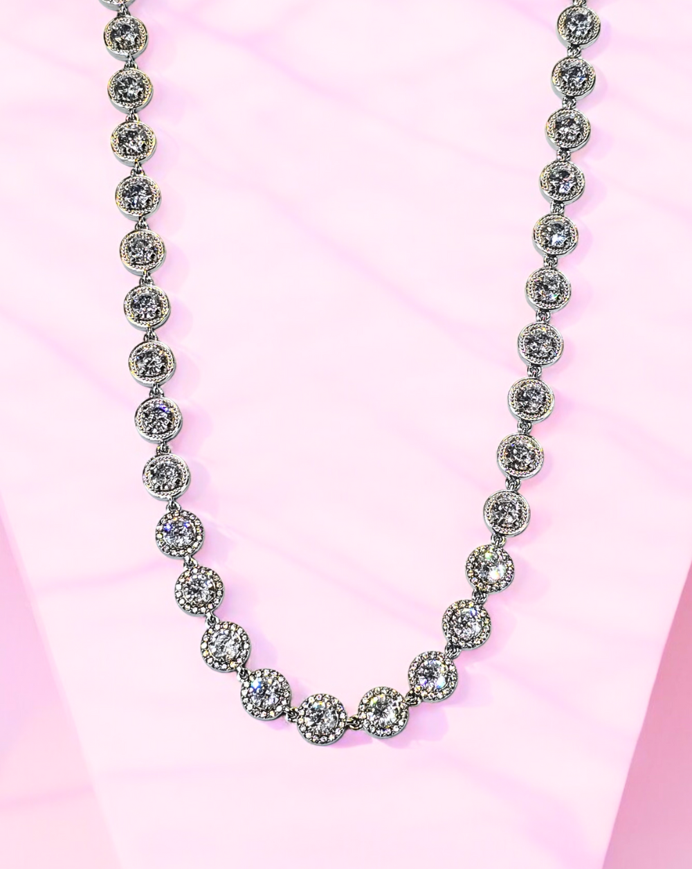 Halskette mit GISELLE-Zirkonen
