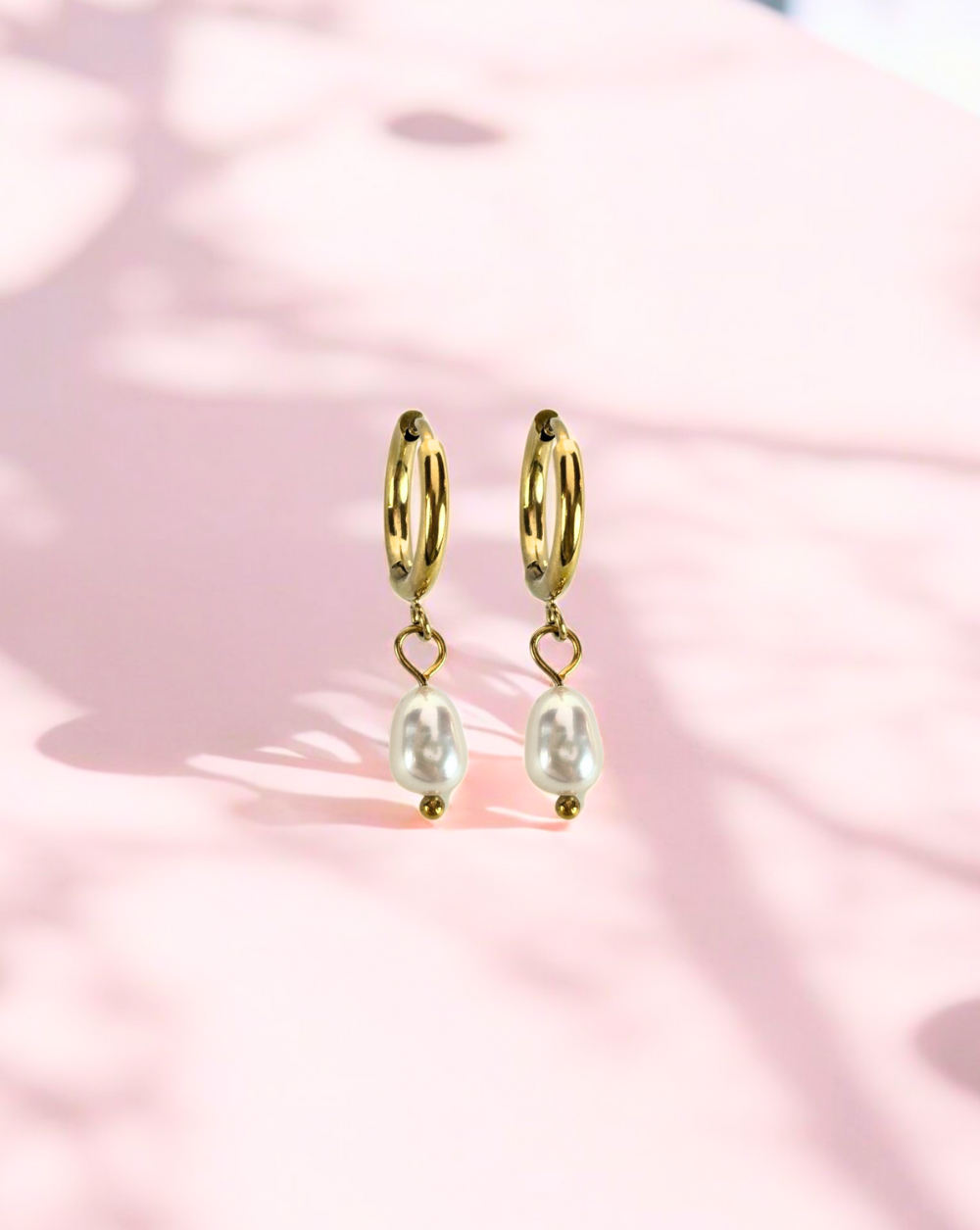 Okrogli uhani z obeskom BAROQUE PEARL | Gold