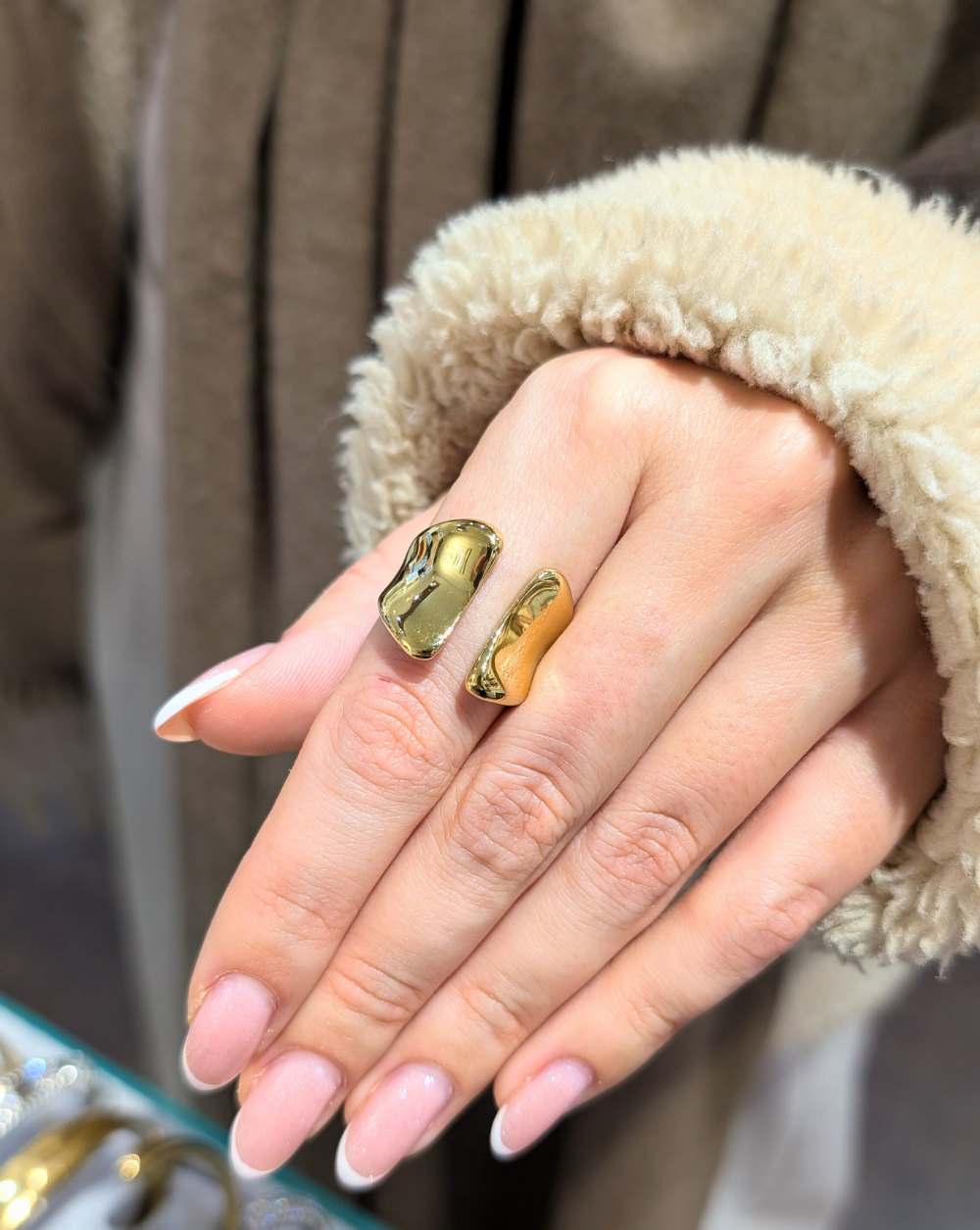 FLOW prsten - upečatljiv komad iz trgovine Patrizia Ljubljana