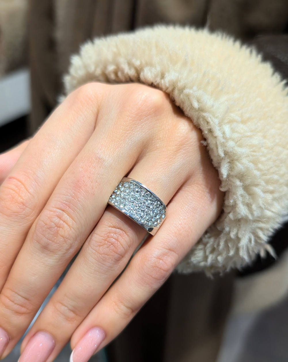 Ring GLOW – ein auffälliges Statement-Stück MIT KRISTALLEN – Trgovina Patrizia