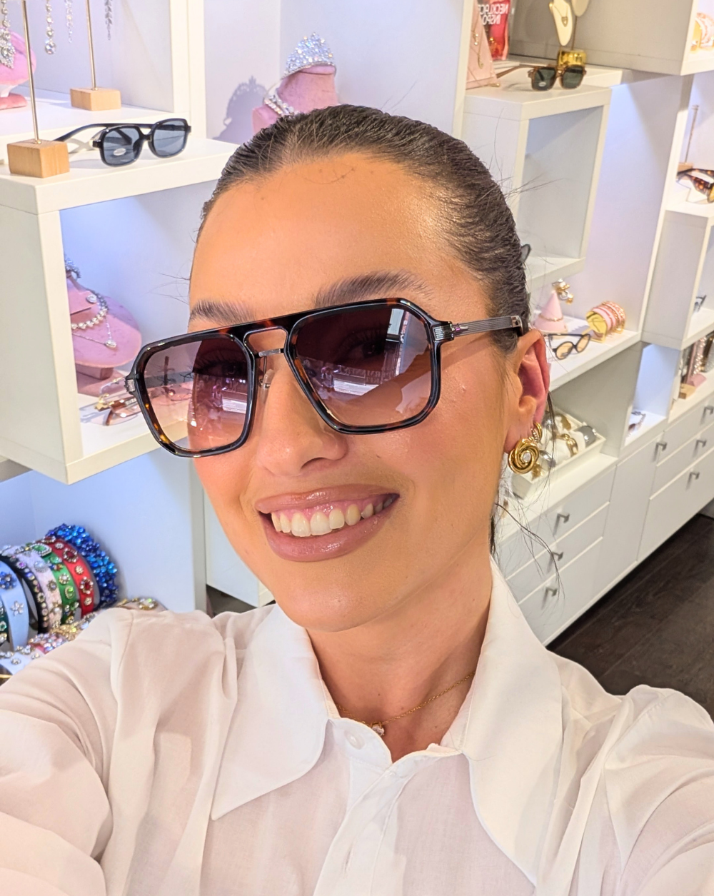 Sunglasses square lenses and UV400 protection – trgovina Patrizia , a modern and elegant fashion accessory