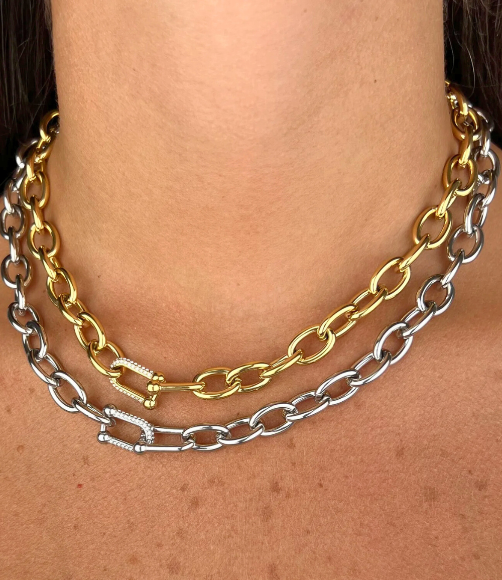 Elegant necklace PAVÉ LINK in stainless steel. A more modern statement piece with a shiny pavé link, perfect for everyday or evening combinations. Available at Patrizia.si.