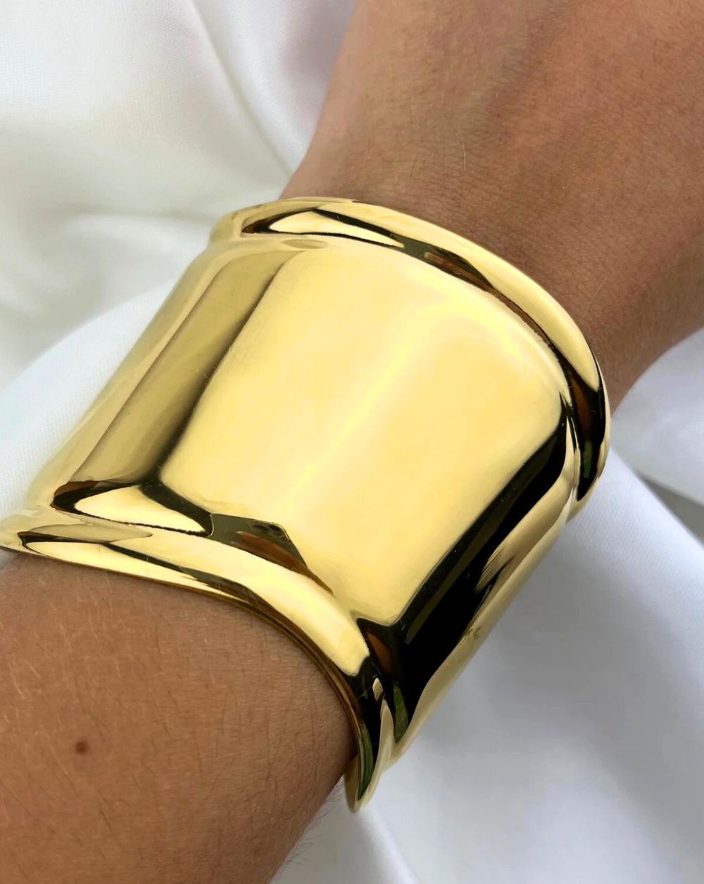 STATEMENT Armband aus Edelstahl. Erhältlich bei Patrizia.