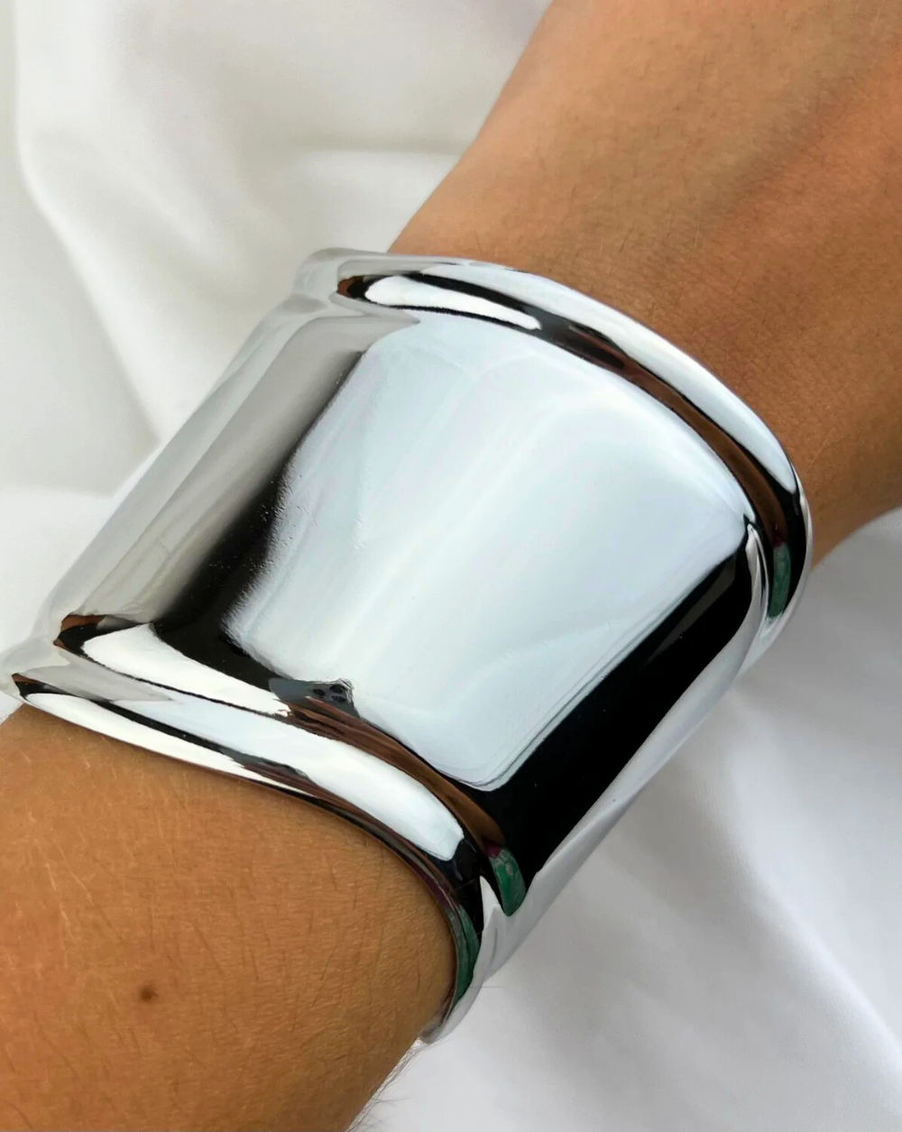 STATEMENT Armband aus Edelstahl. Erhältlich bei Patrizia.