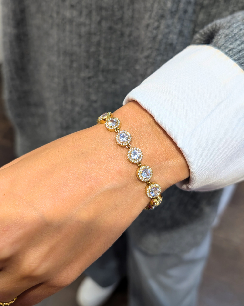 OPHELIA Armband mit Strasssteinen, elegantesArmband mit funkelnden Strasssteinen in runder Form.