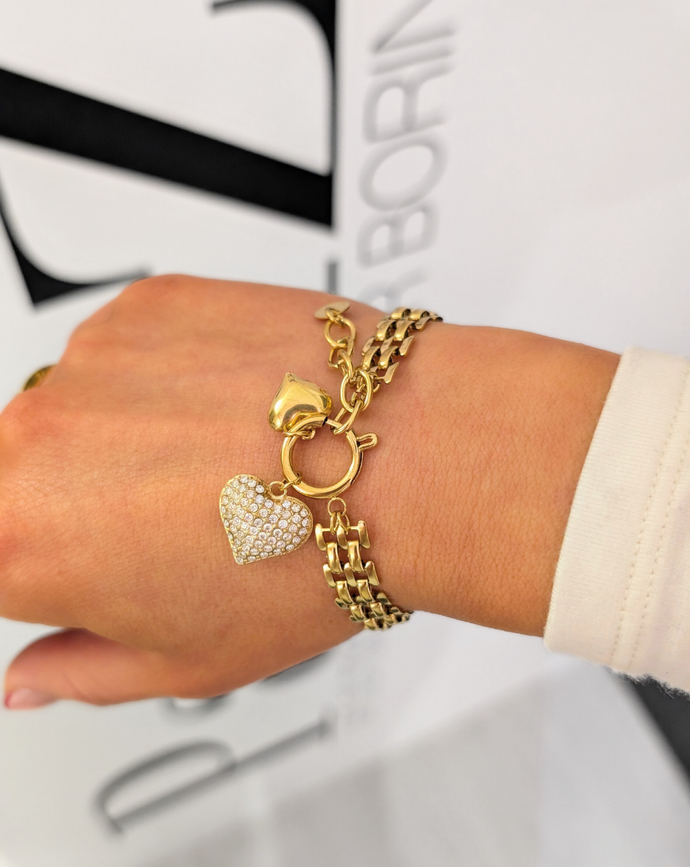 HEART stainless steel Bracelet with heart pendant and decorative clasp on the wrist – Trgovina Patrizia