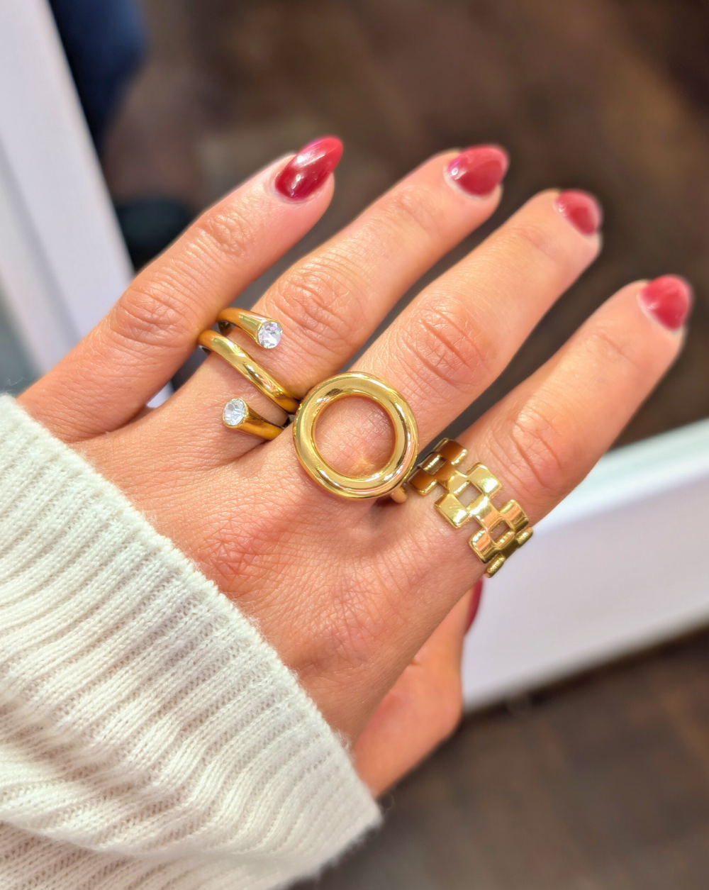 Idea for combining gold statement rings made of stainless steel on the hand, Trgovina Patrizia