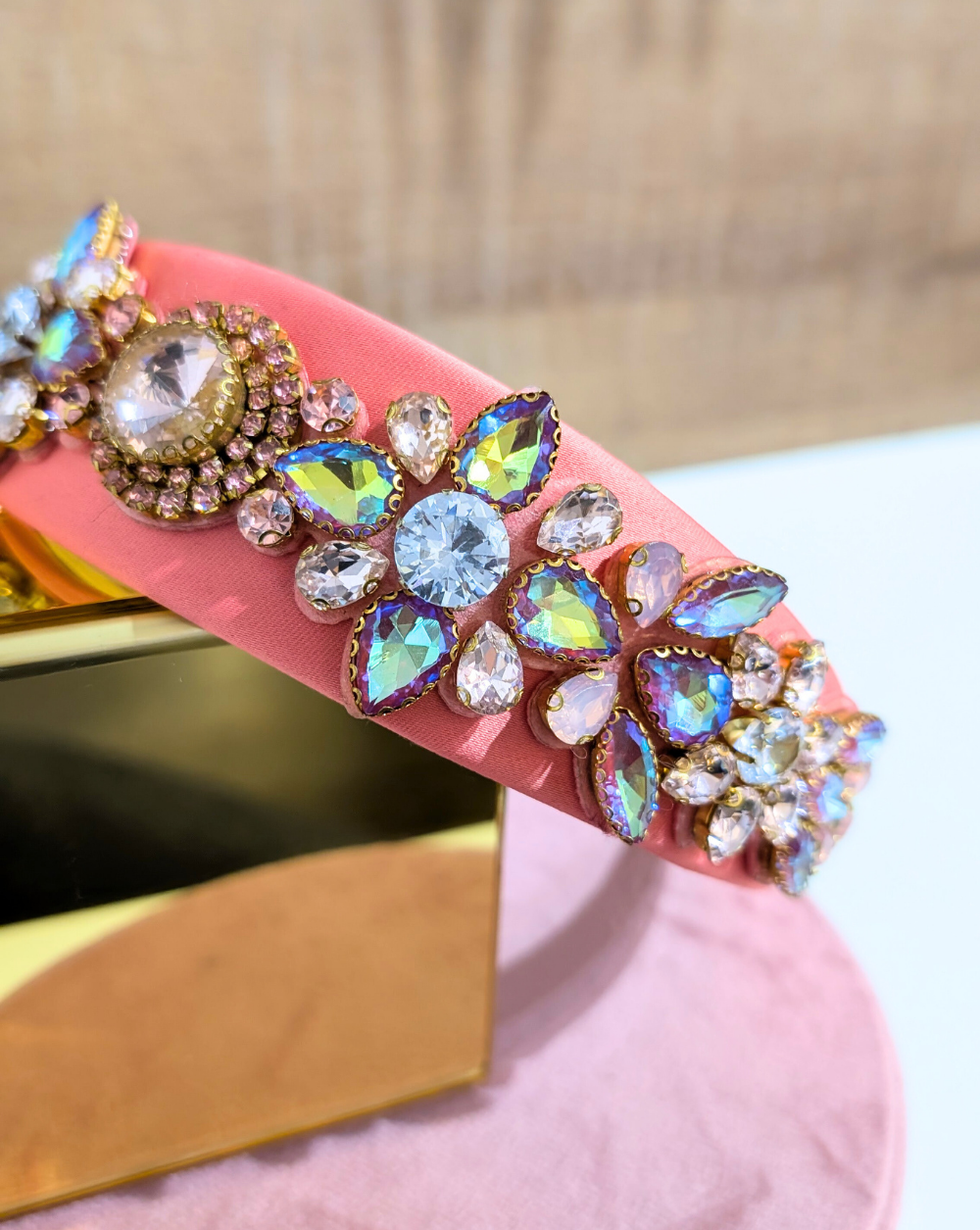 Headband | PEACH with richly decorated crystals on a light background – Trgovina Patrizia