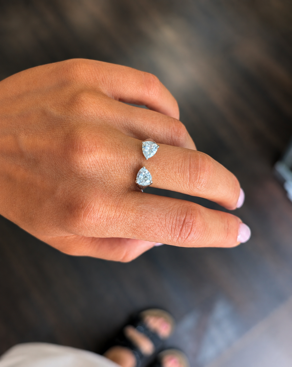 Silver " Ring " DUAL DROP made of stainless steel with two light blue pear-shaped cut crystals – Trgovina Patrizia Ljubljana.