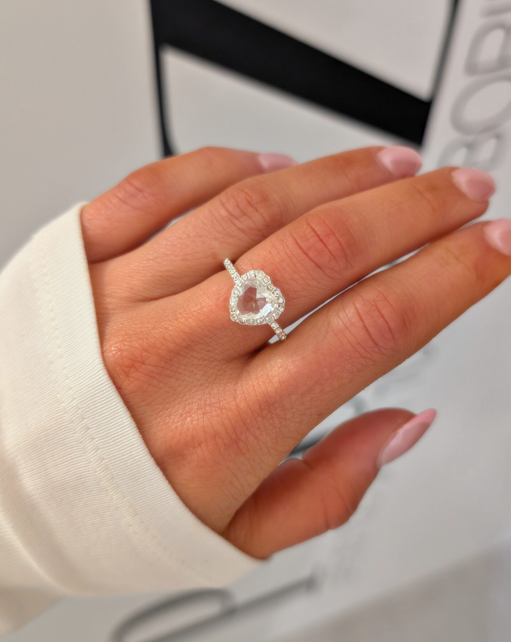 Prstan HEART HALO s srčastim kristalom in cirkoni iz nerjavečega jekla, Trgovina Patrizia Ljubljana