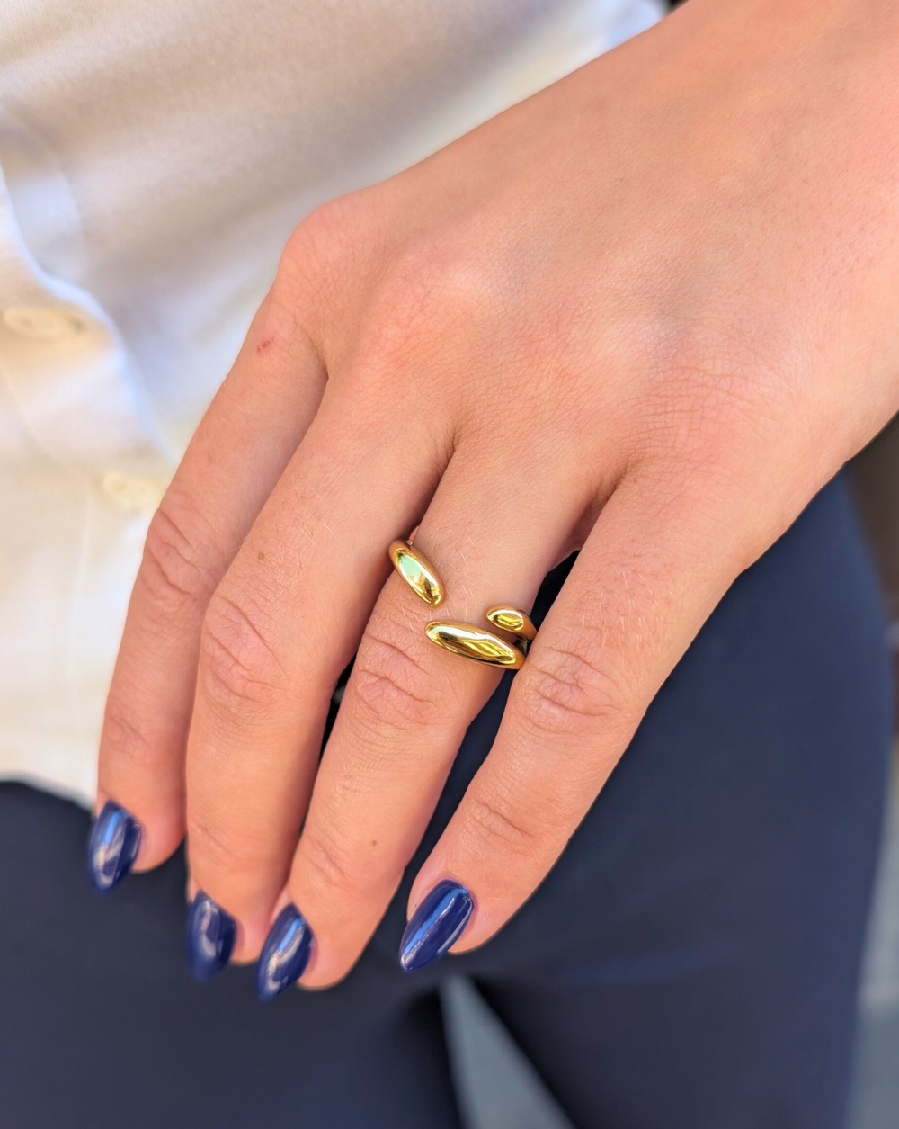 Ring FLOW stainless steel Ring with an open organic design on the hand – Trgovina Patrizia