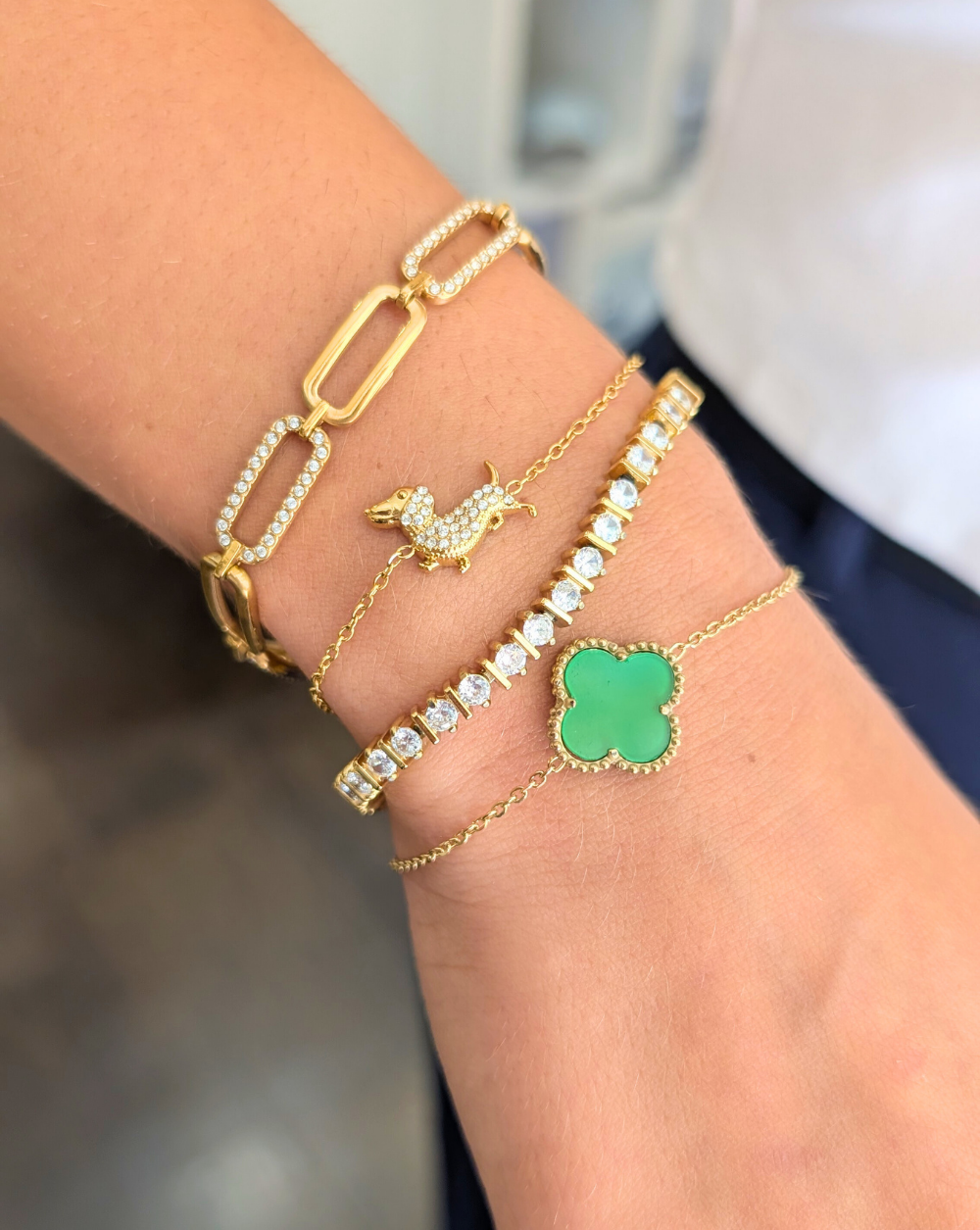 Eleganter Armband-Stack aus Edelstahl für die Hand, geeignet zum Kombinieren und für den täglichen Gebrauch – Trgovina Patrizia