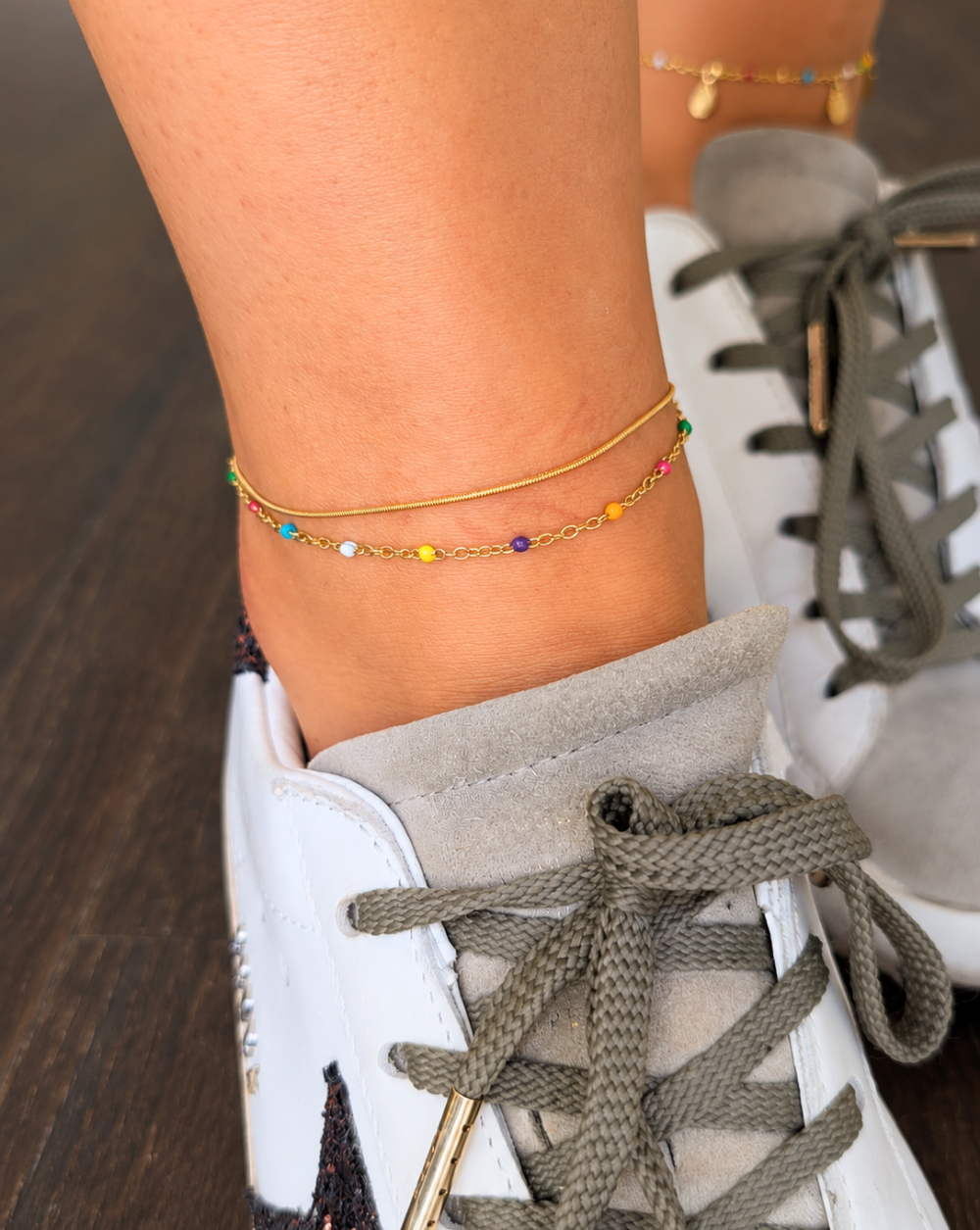 Dvojna zapestnica za nogo COLOR BEADS iz nerjavečega jekla z barvnimi kroglicami in kačasto verižico, vodoodporen poletni nakit za nogo – Trgovina Patrizia