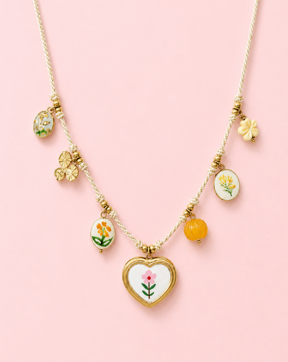 Necklace Stainless Steel Necklace – necklace floral motifs, pendants, and delicate details for a unique and elegant look. Trgovina Patrizia