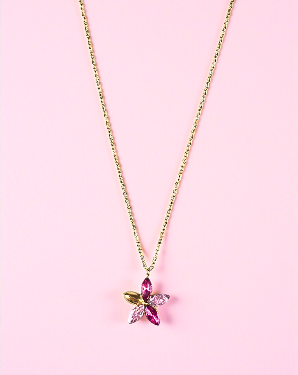 Verižica PETAL COLORS s cvetličnim obeskom iz nerjavečega jekla, eleganten ženski nakit – Trgovina Patrizia Ljubljana