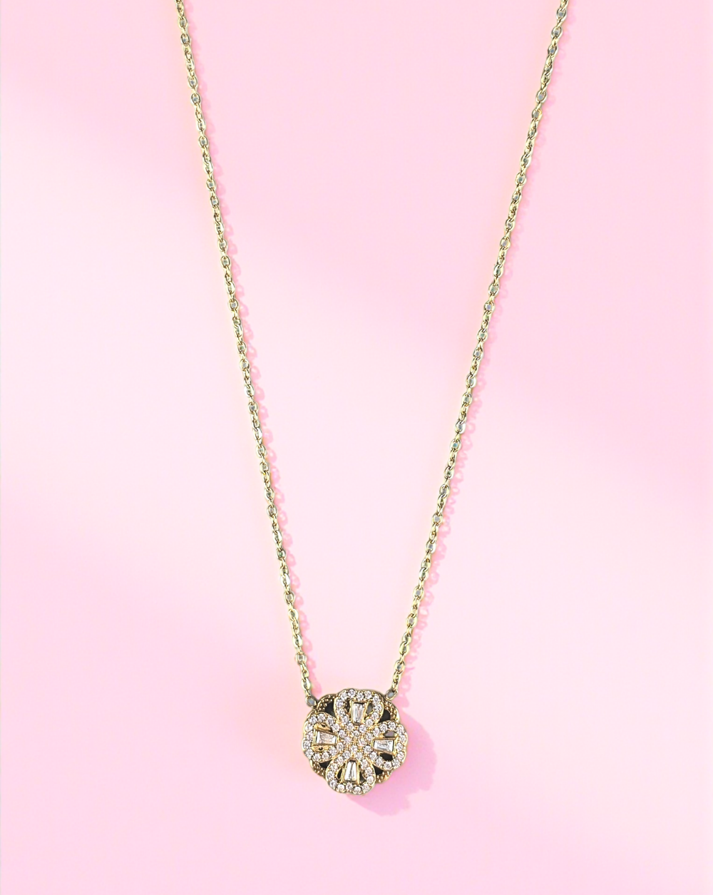 Verižica SPIN CLOVER z vrtljivim obeskom deteljice iz nerjavečega jekla, eleganten anti-stress nakit – Trgovina Patrizia Ljubljana