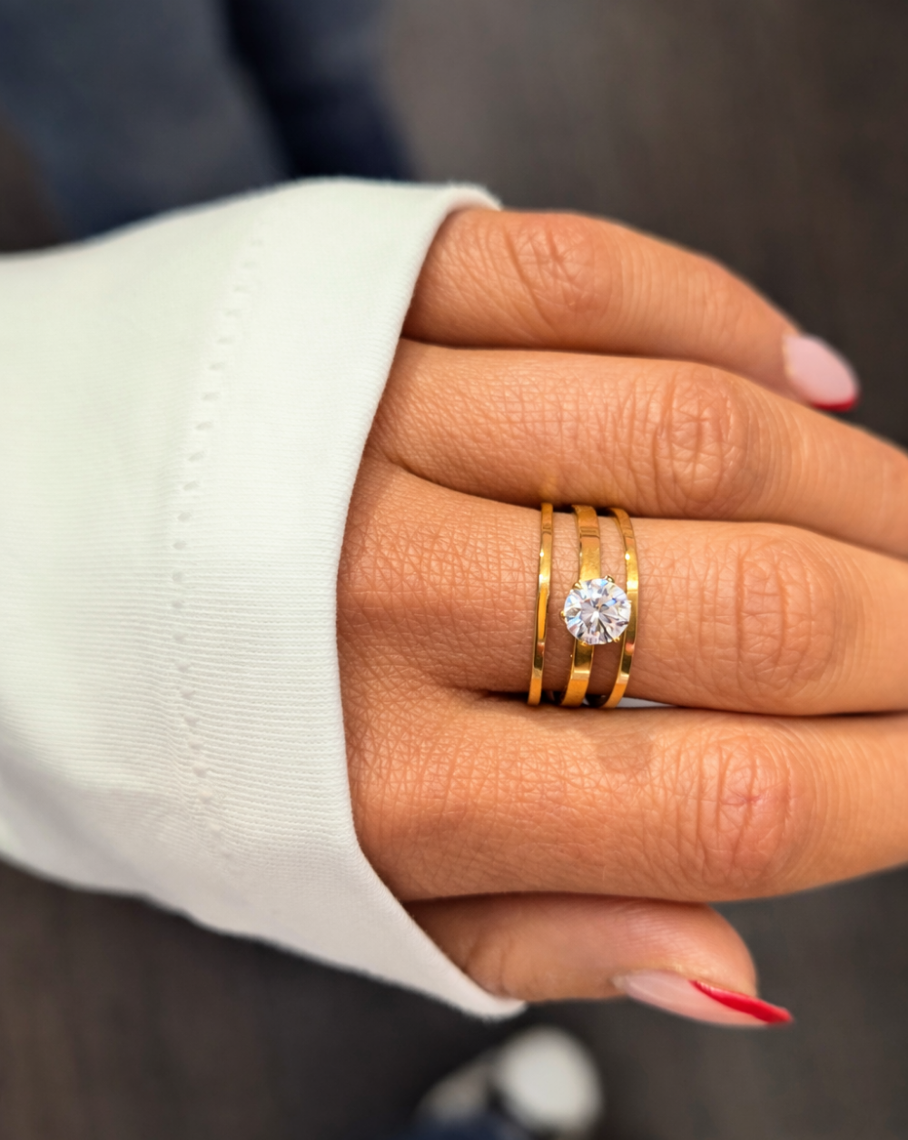 Ring drei Reihen und einem Kristall aus Edelstahl bzw. chirurgischem Stahl – trgovina Patrizia , eleganter, moderner Schmuck