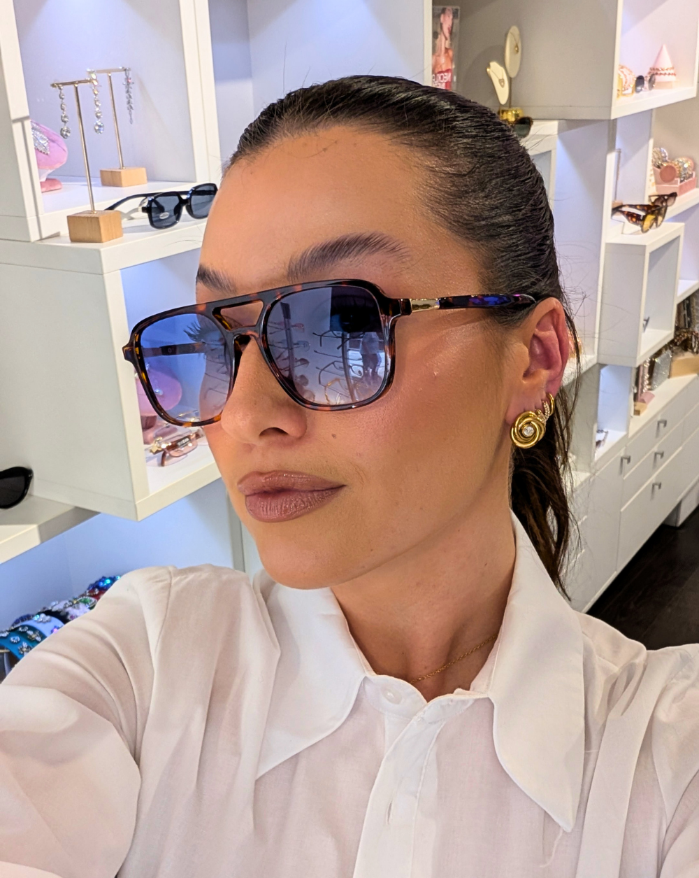 Sunglasses blue lenses and UV400 protection – trgovina Patrizia , an elegant fashion accessory