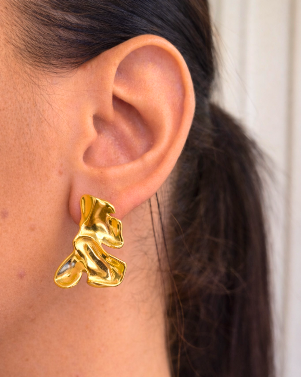 Naušnice organskog oblika izrađene od nehrđajućeg ili kirurškog čelika – trgovina Patrizia Ljubljana, statement elegantan nakit