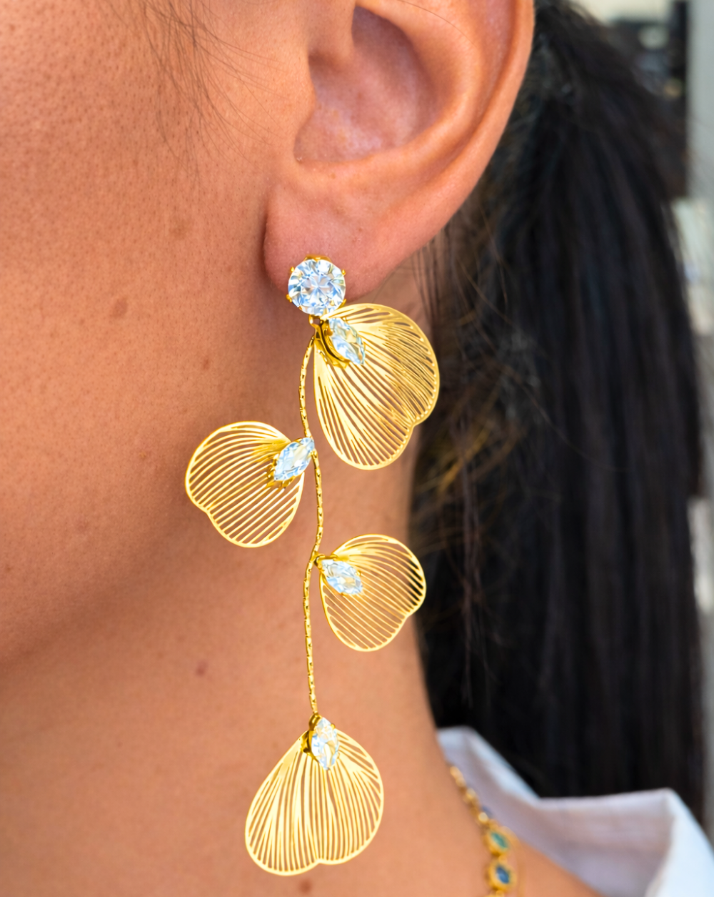 Dangle earrings with an organic, flowing design made of stainless steel or surgical steel – trgovina Patrizia , elegant statement jewelry