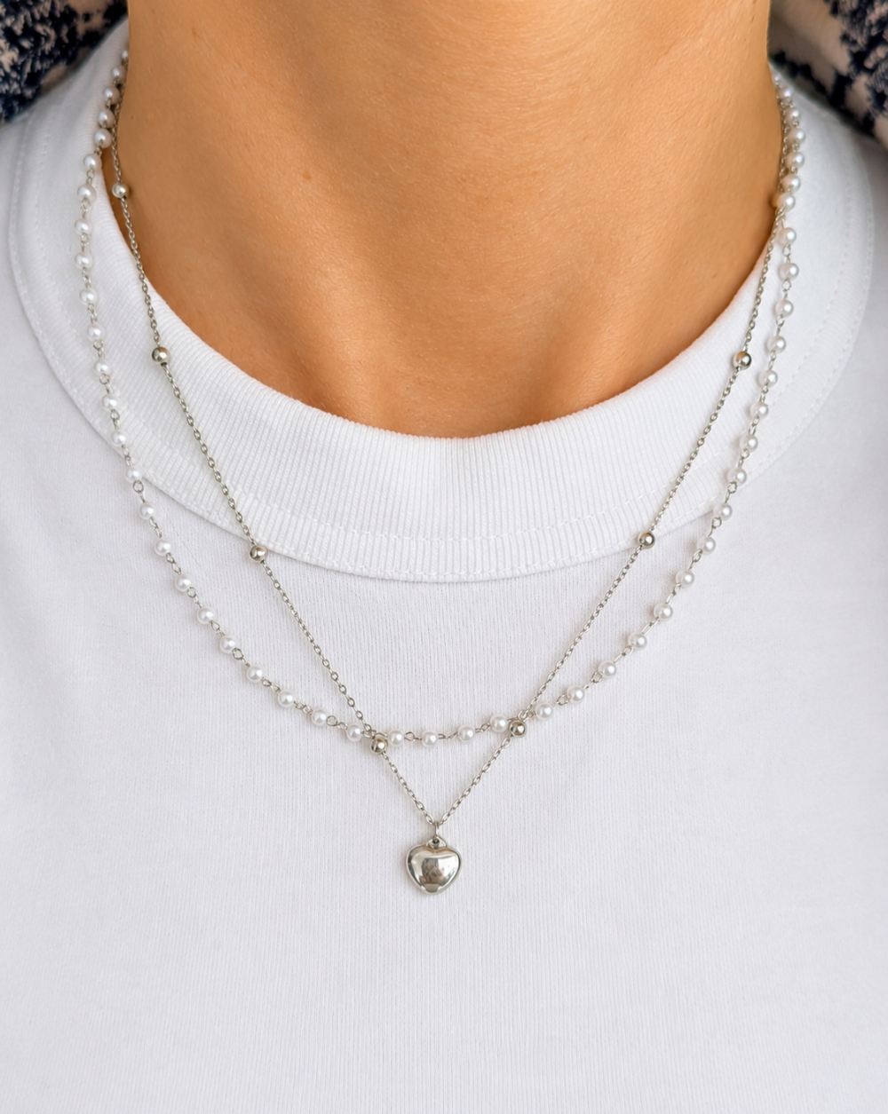 Double necklace pearls and a heart-shaped pendant made of stainless steel or surgical steel – trgovina Patrizia , elegant romantic jewelry