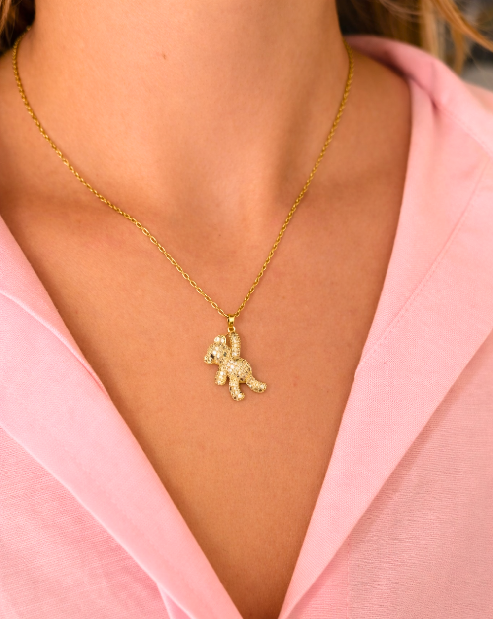 Ogrlica s motivom medvjedića od nehrđajućeg ili kirurškog čelika – trgovina Patrizia Ljubljana, razigrani elegantni nakit