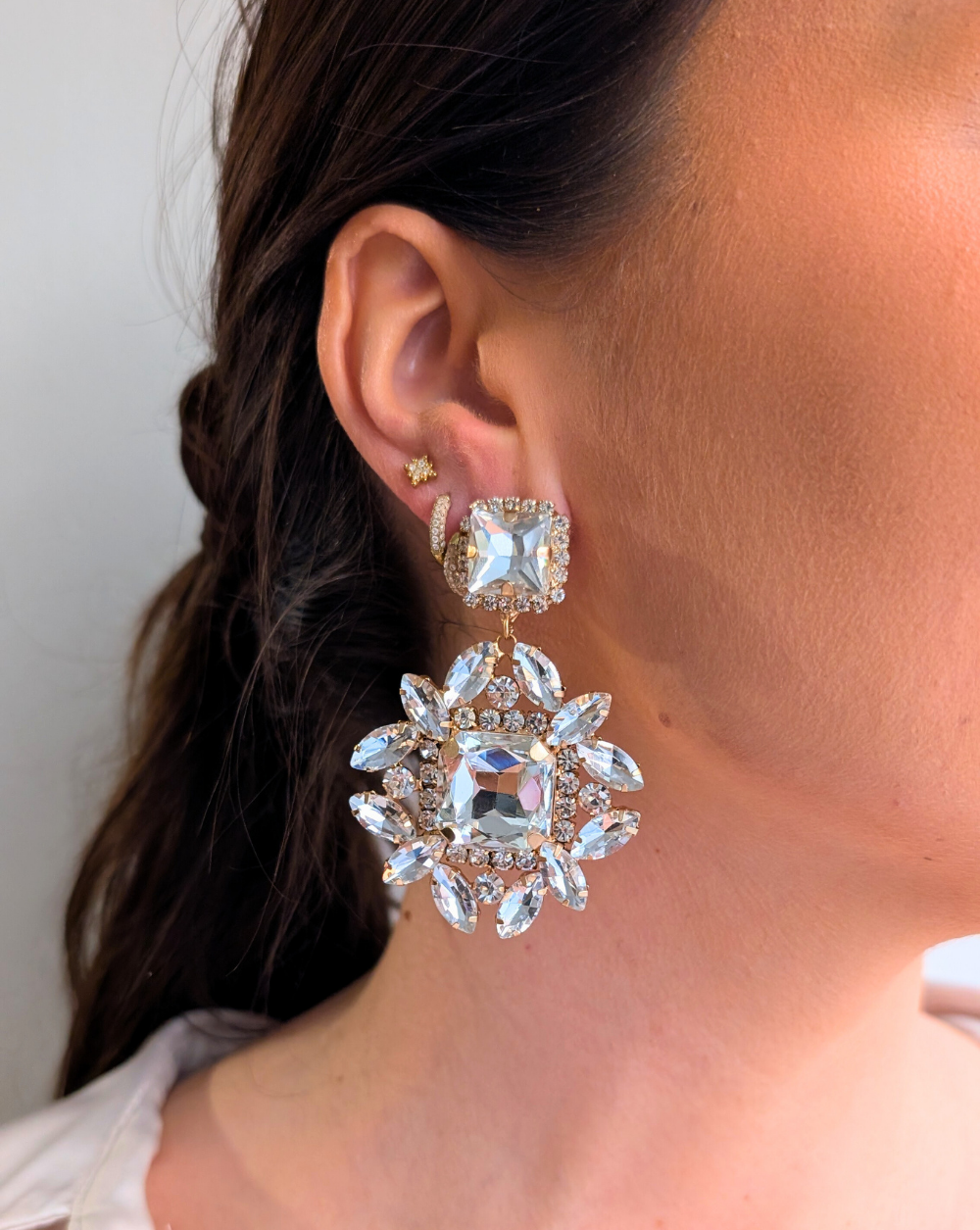 Dangle earrings with multi-layered designs and crystals, rhodium-plated – trgovina Patrizia , glamorous and elegant jewelry