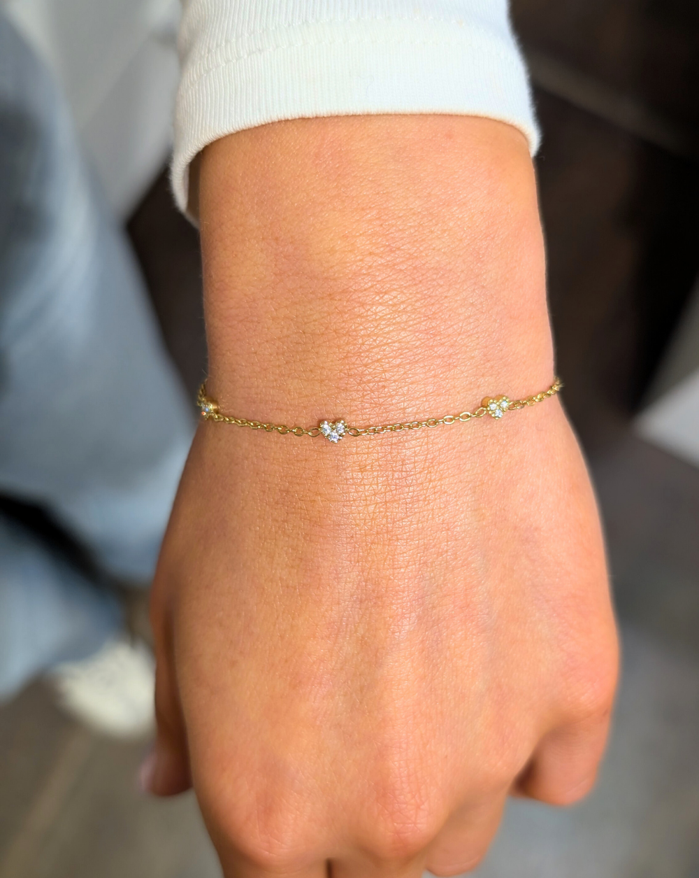 Narukvica s malim srcima od nehrđajućeg ili kirurškog čelika – trgovina Patrizia Ljubljana, minimalistički romantični nakit