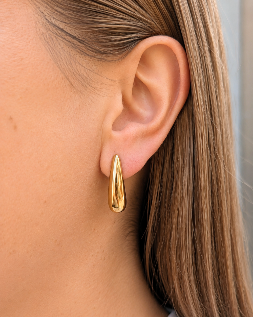 DROP -Ohrringe DROP Edelstahl bzw. chirurgischem Stahl – minimalistische goldene Ohrringe in länglicher, organischer Form, Trgovina Patrizia