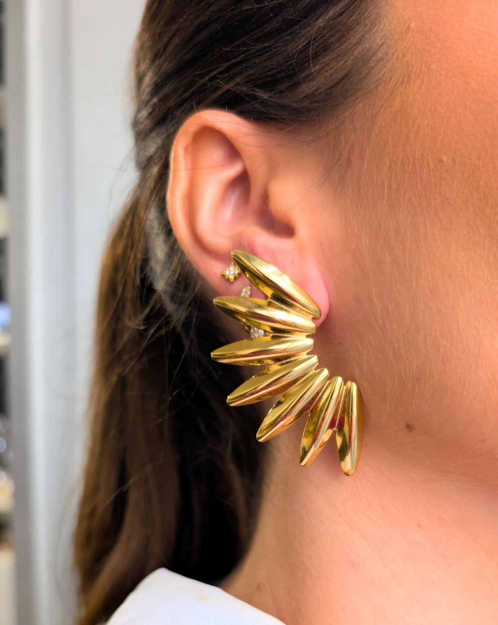 SPIKE Edelstahl-Ohrringe in Gold, unverwechselbare Mode-Ohrringe von Patrizia Ljubljana für einen eleganten und mutigen Look.