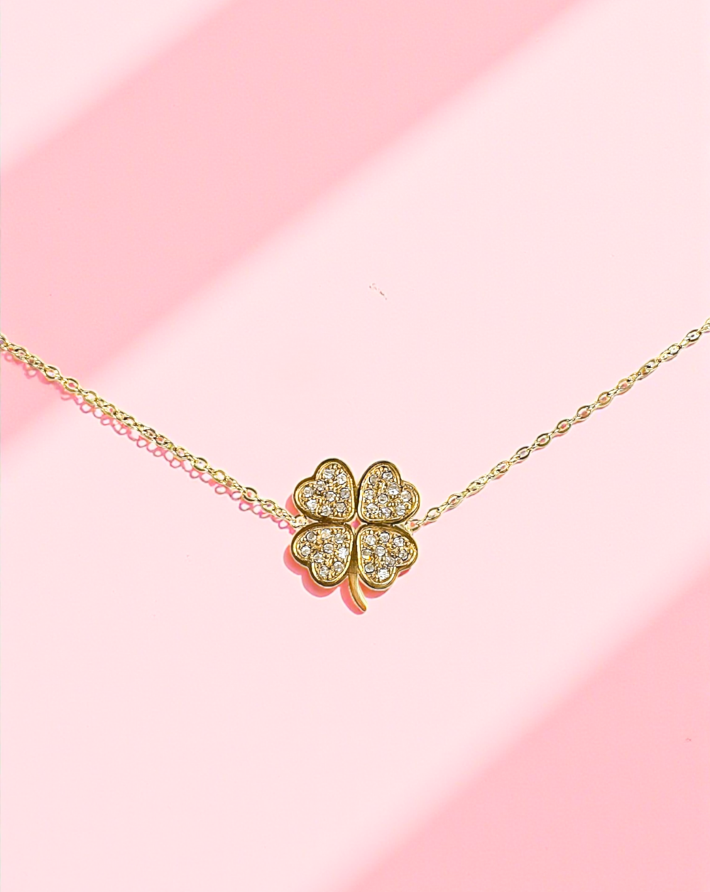 Bracelet GLOW Bracelet with clover and zirconia made of stainless steel – Trgovina Patrizia