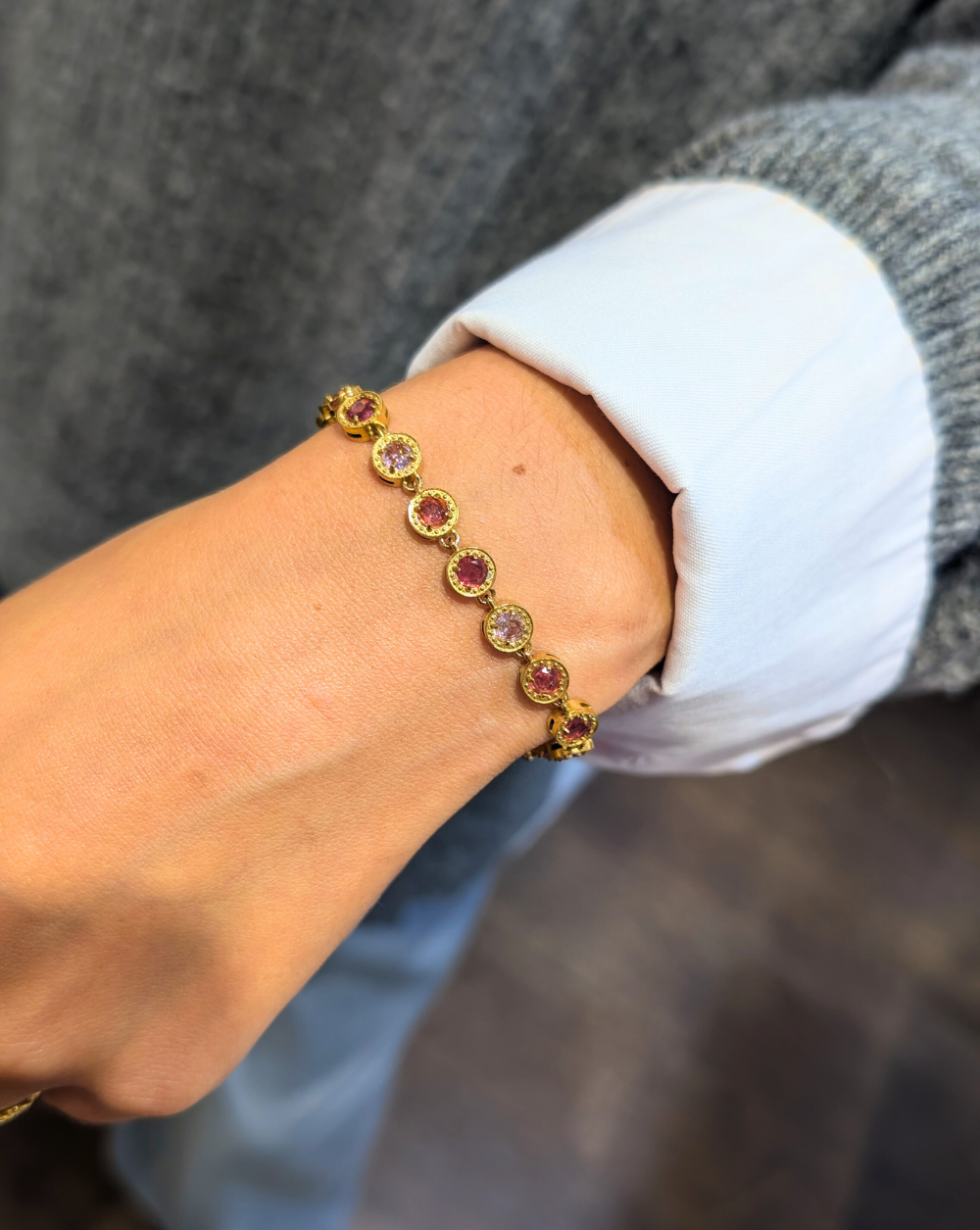 MONACO Armband mit Strasssteinen, glamouröses Armband von Patrizia Ljubljana, die perfekte Wahl für einen stilvollen und modernen Look.