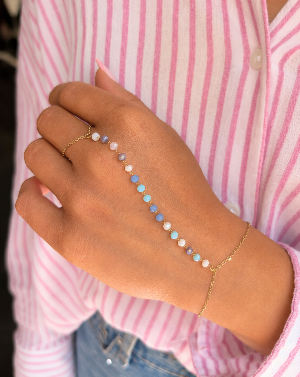 Zlata zapestnica + prstan v enem PASTEL BEADS iz nerjavečega jekla s pastelno modrimi in belimi perlicami – Trgovina Patrizia Ljubljana.