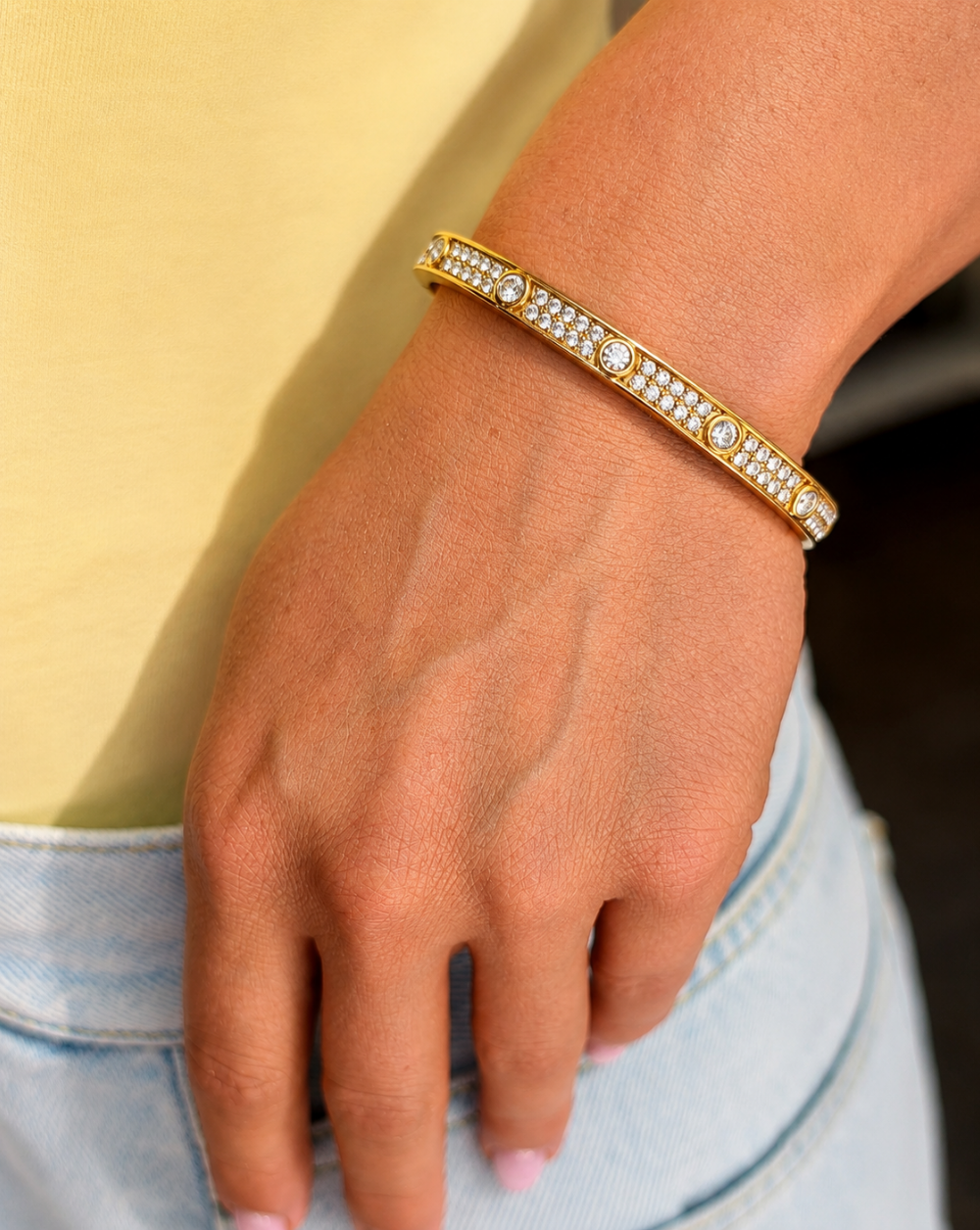Armband PAVÉ aus Edelstahl mit luxuriösem Pavé-Design und funkelnden Kristallen – Trgovina Patrizia .