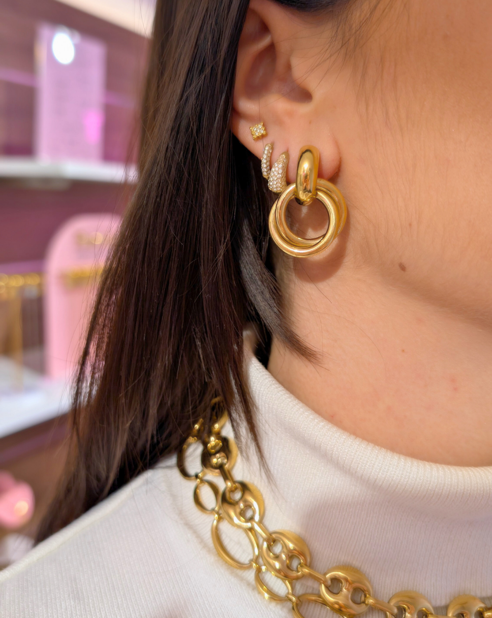 Goldene Ohrringe aus Edelstahl mit Ringen und Pavé-Details, Trgovina Patrizia