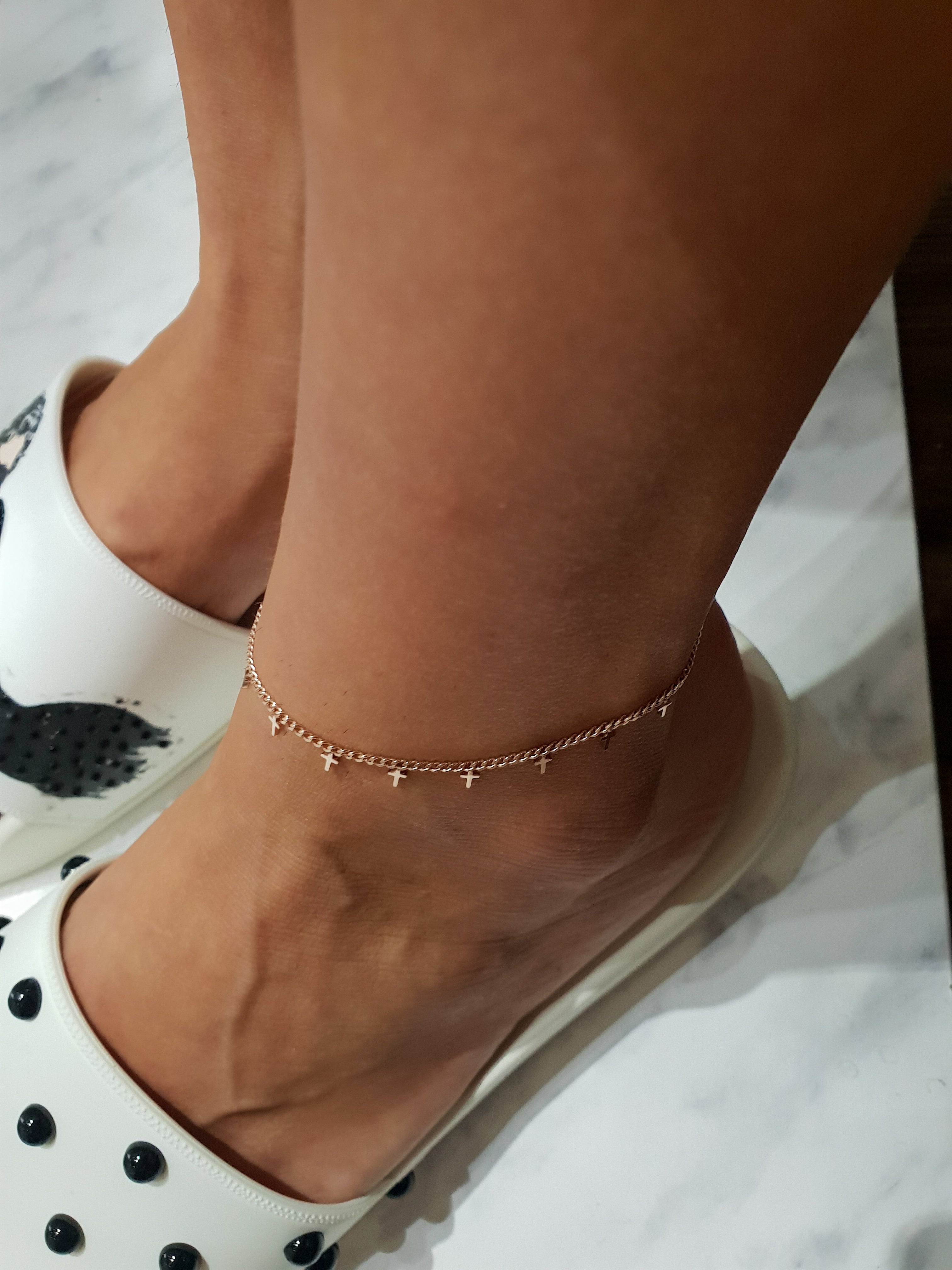 Armband am Bein | Dünn mit Anhängern