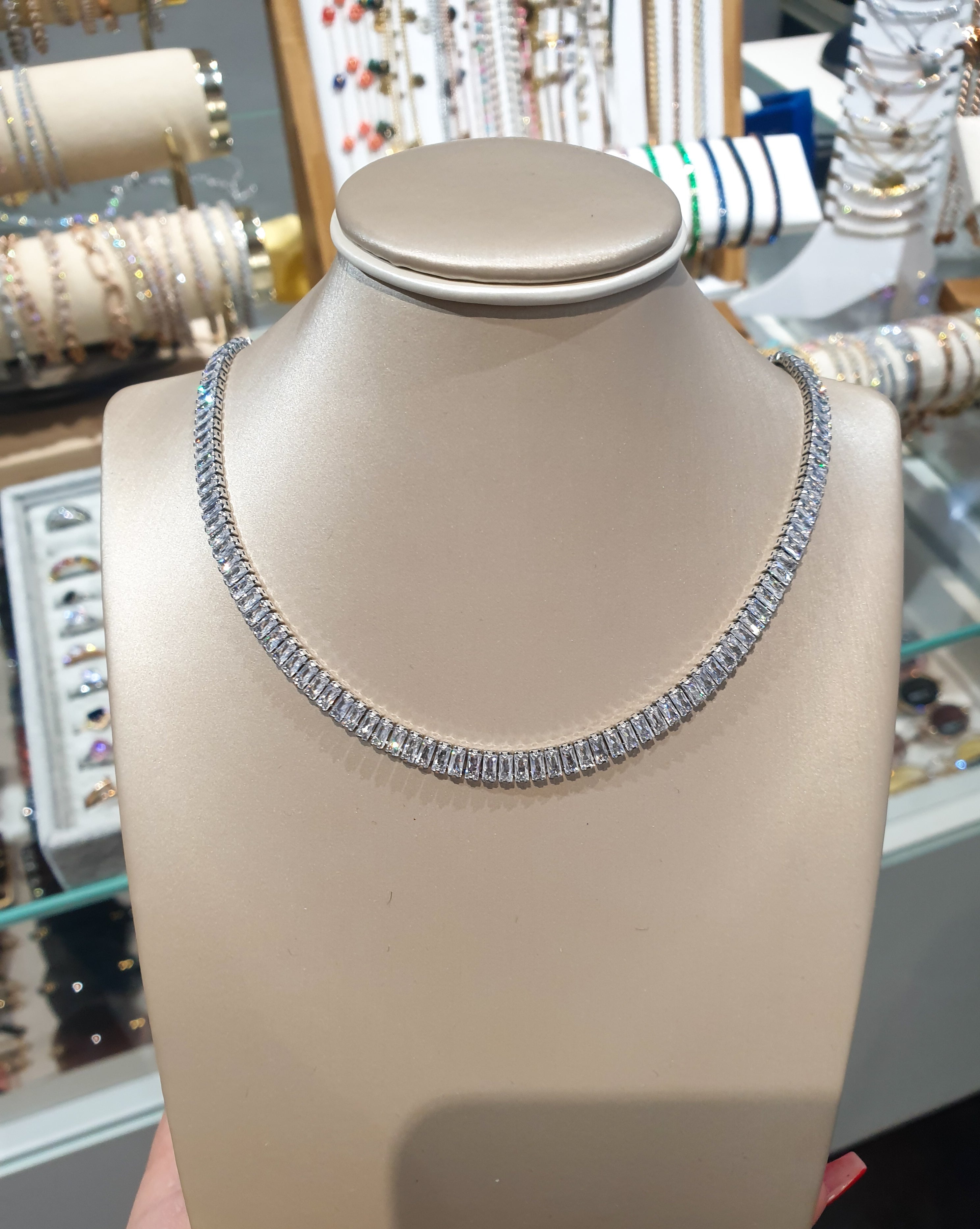 Halskette mit Zirkonen | Silver