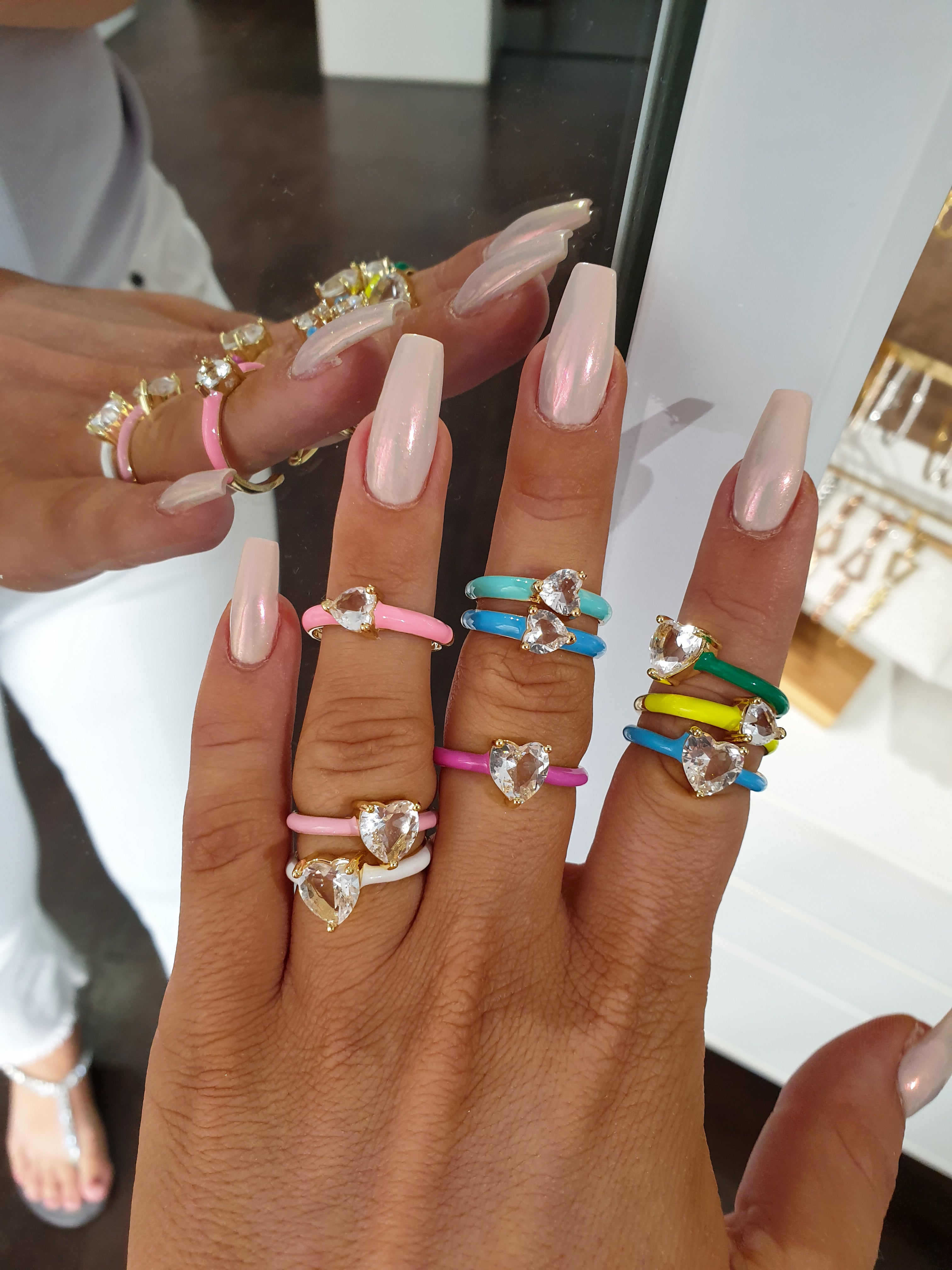 Ring Mit Zirkon gefärbt