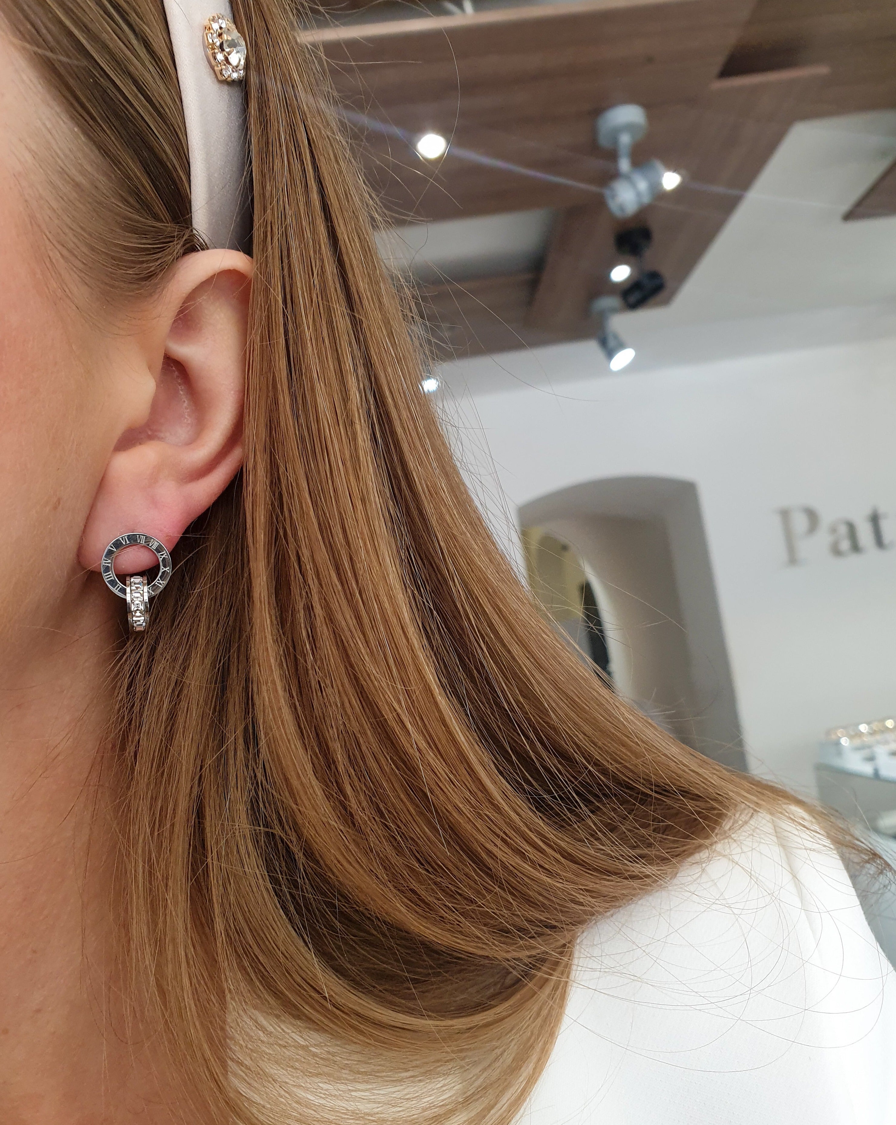 PRETTY VIBE Stud Naušnice | Silver