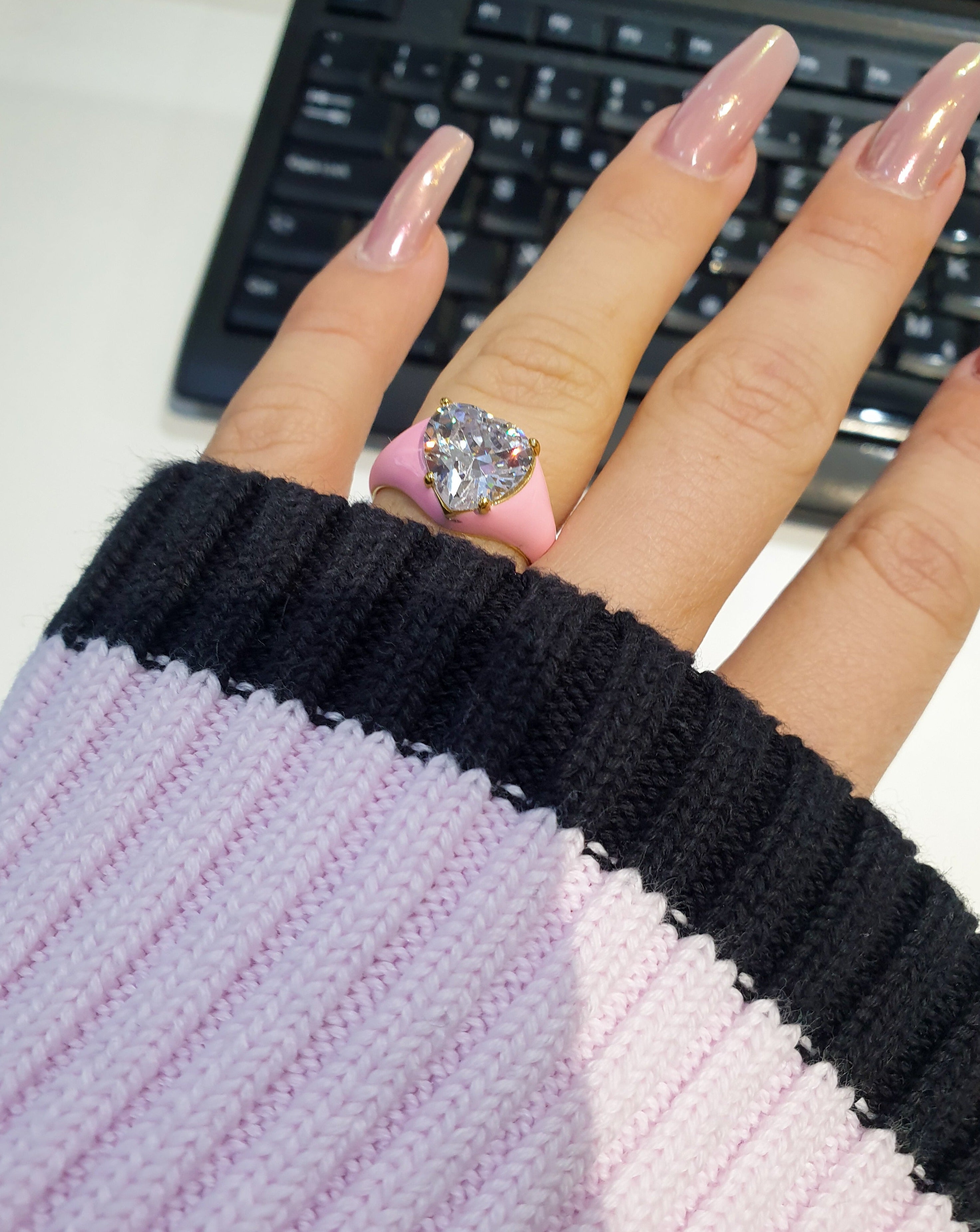 Ring ADORE
