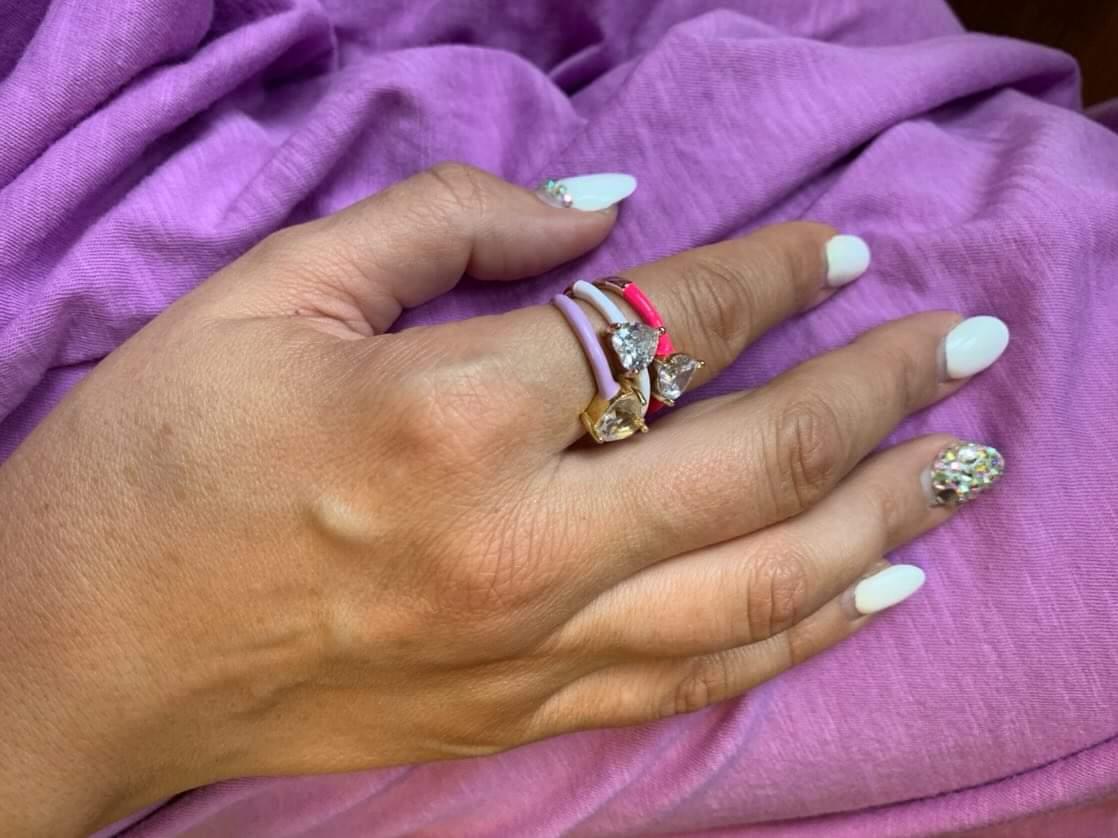 Ring Mit Zirkon gefärbt