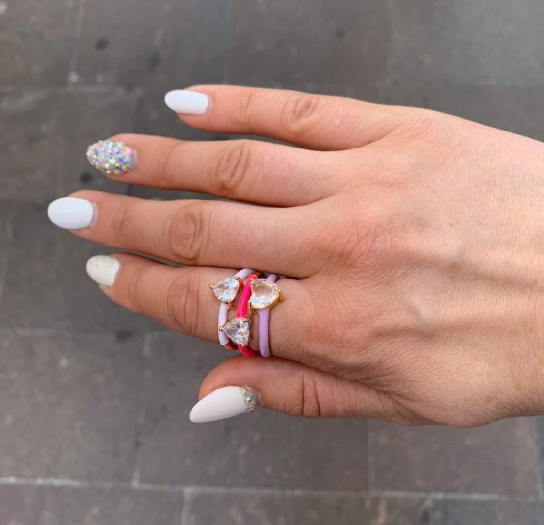 Ring Mit Zirkon gefärbt