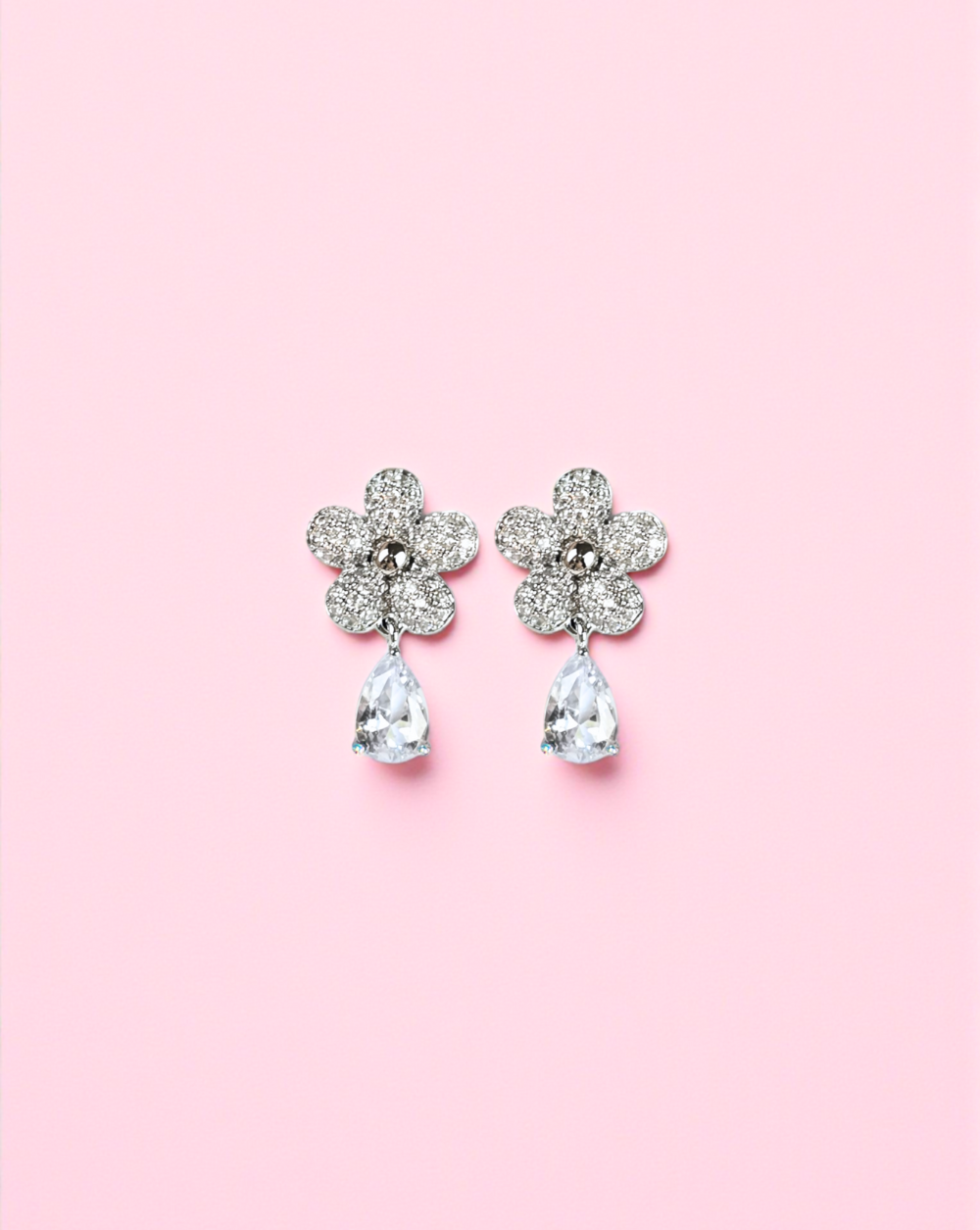 Clip-On Ohrringe BLOSSOM DROP Blumenmotiv und Kristalltropfen. Patrizia Ljubljana