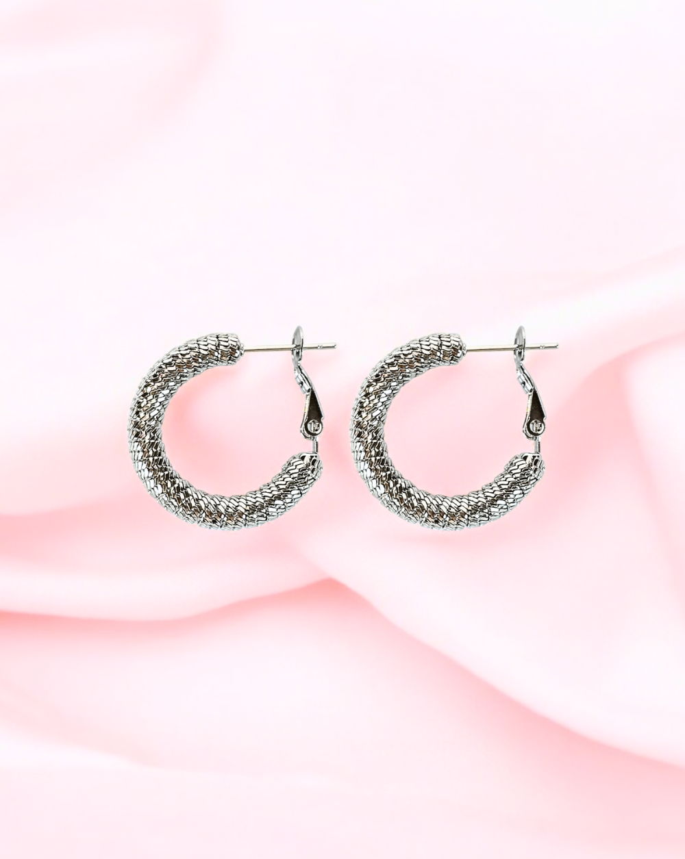 Round earrings RIBBED HOOP