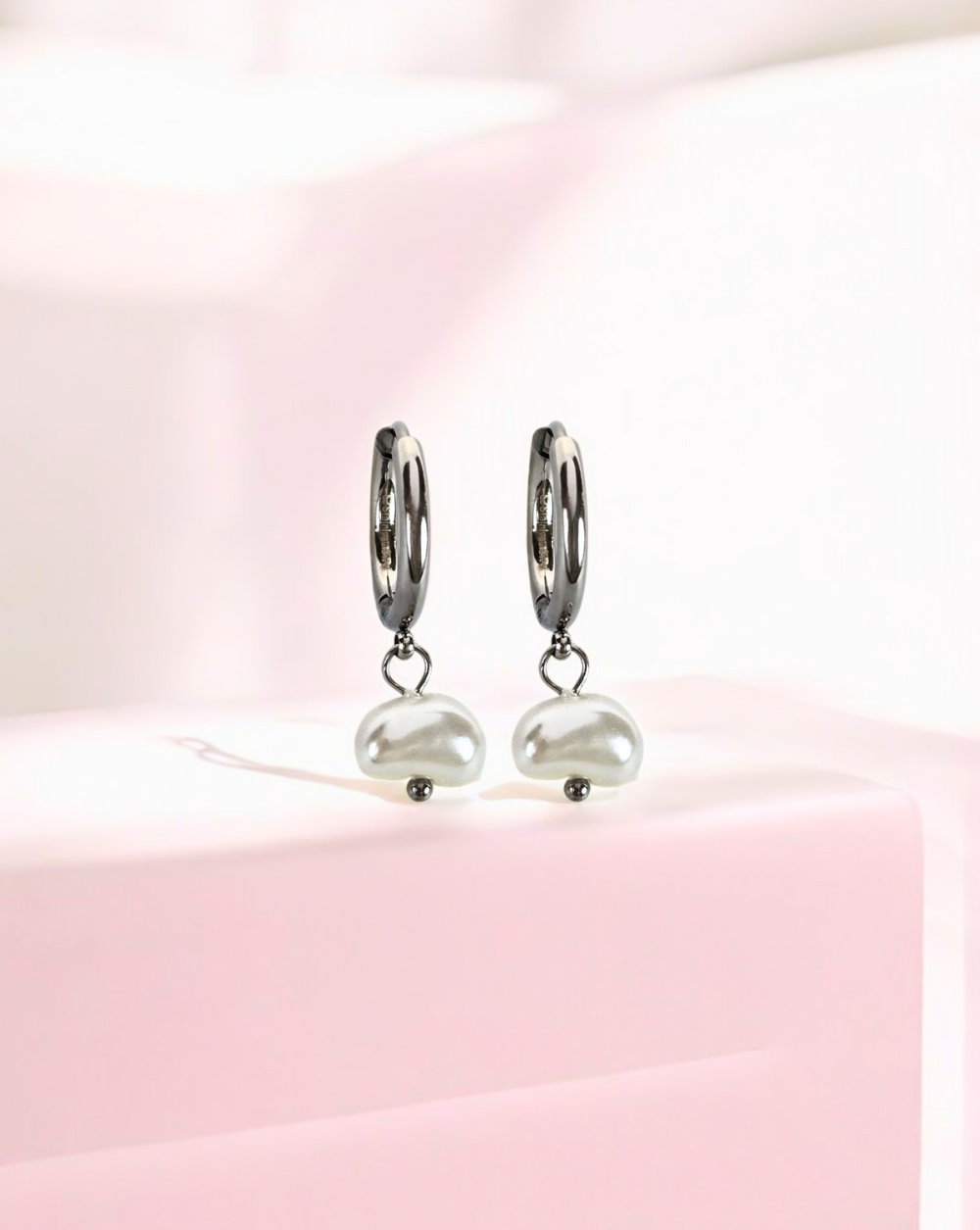 Okrogli uhani z obeskom BAROQUE PEARL | Silver